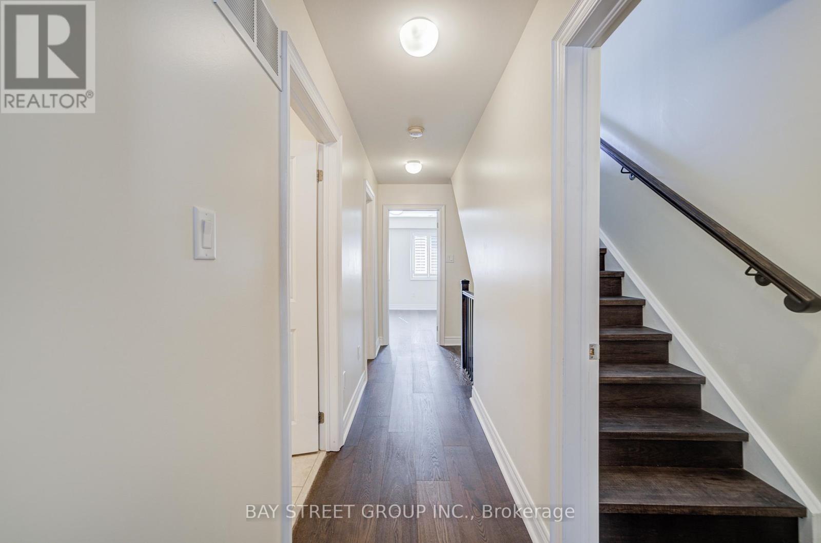 51 Lobo Mews, Toronto, Ontario  M8Z 0B2 - Photo 20 - W12446461