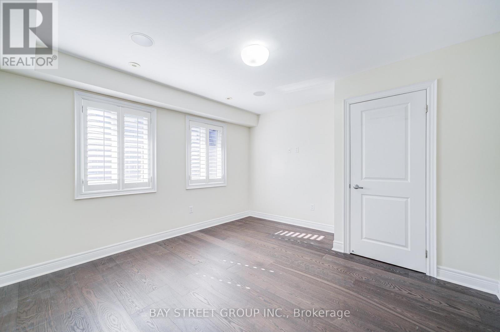 51 Lobo Mews, Toronto, Ontario  M8Z 0B2 - Photo 21 - W12446461