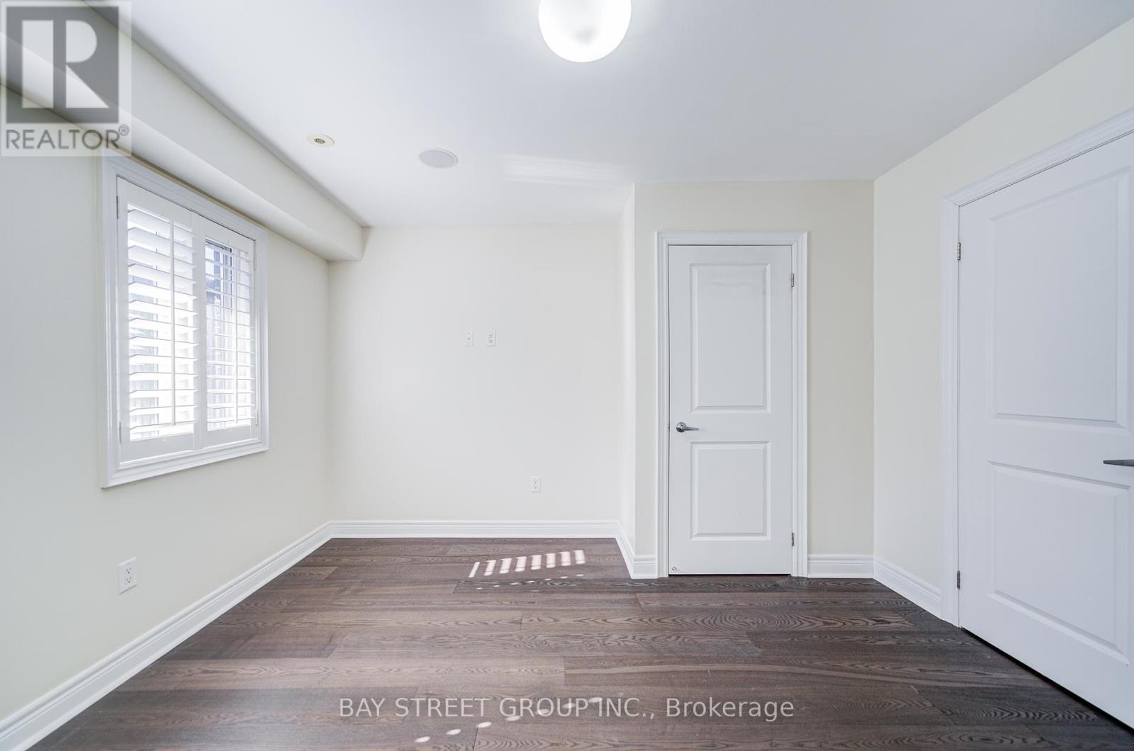 51 Lobo Mews, Toronto, Ontario  M8Z 0B2 - Photo 22 - W12446461