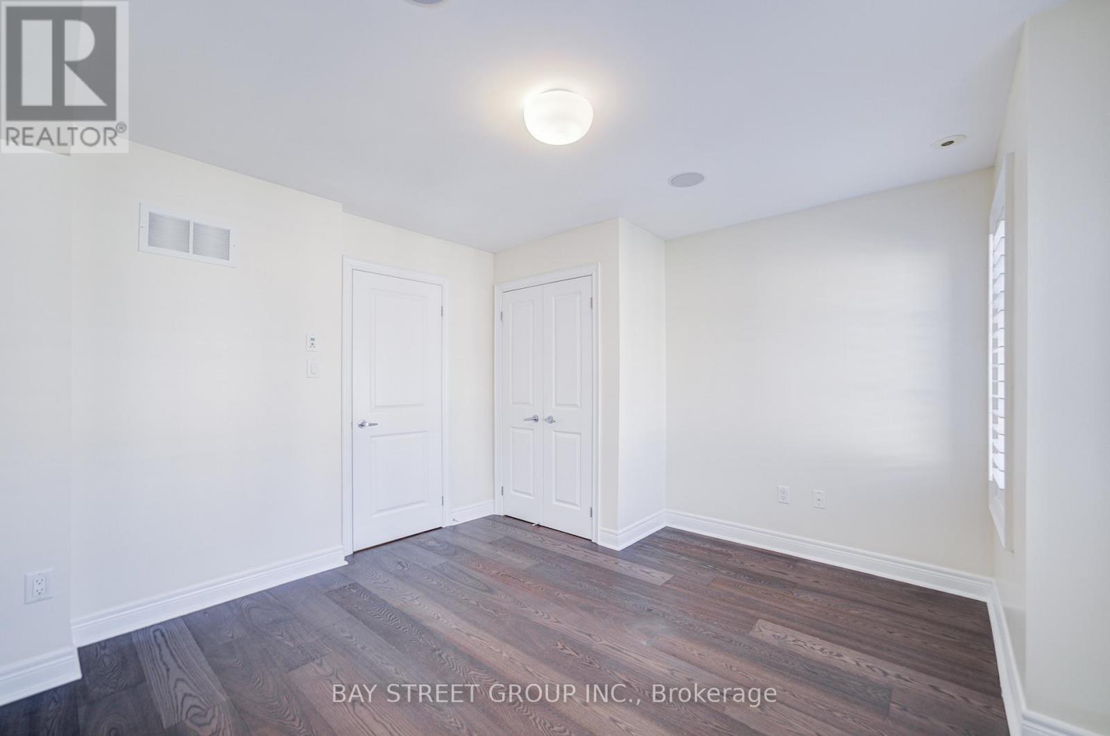 51 Lobo Mews, Toronto, Ontario  M8Z 0B2 - Photo 27 - W12446461
