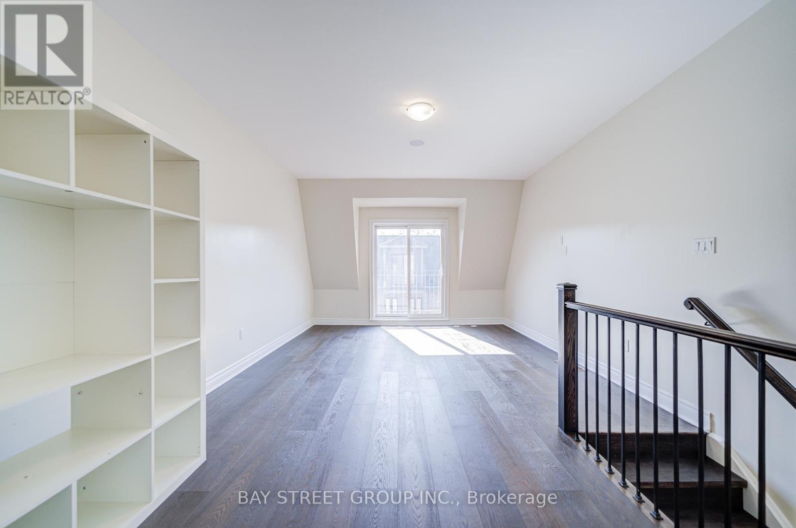 51 Lobo Mews, Toronto, Ontario  M8Z 0B2 - Photo 28 - W12446461
