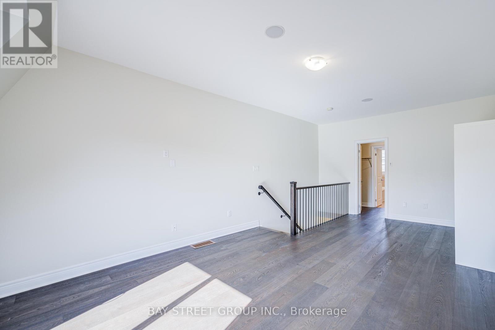 51 Lobo Mews, Toronto, Ontario  M8Z 0B2 - Photo 30 - W12446461