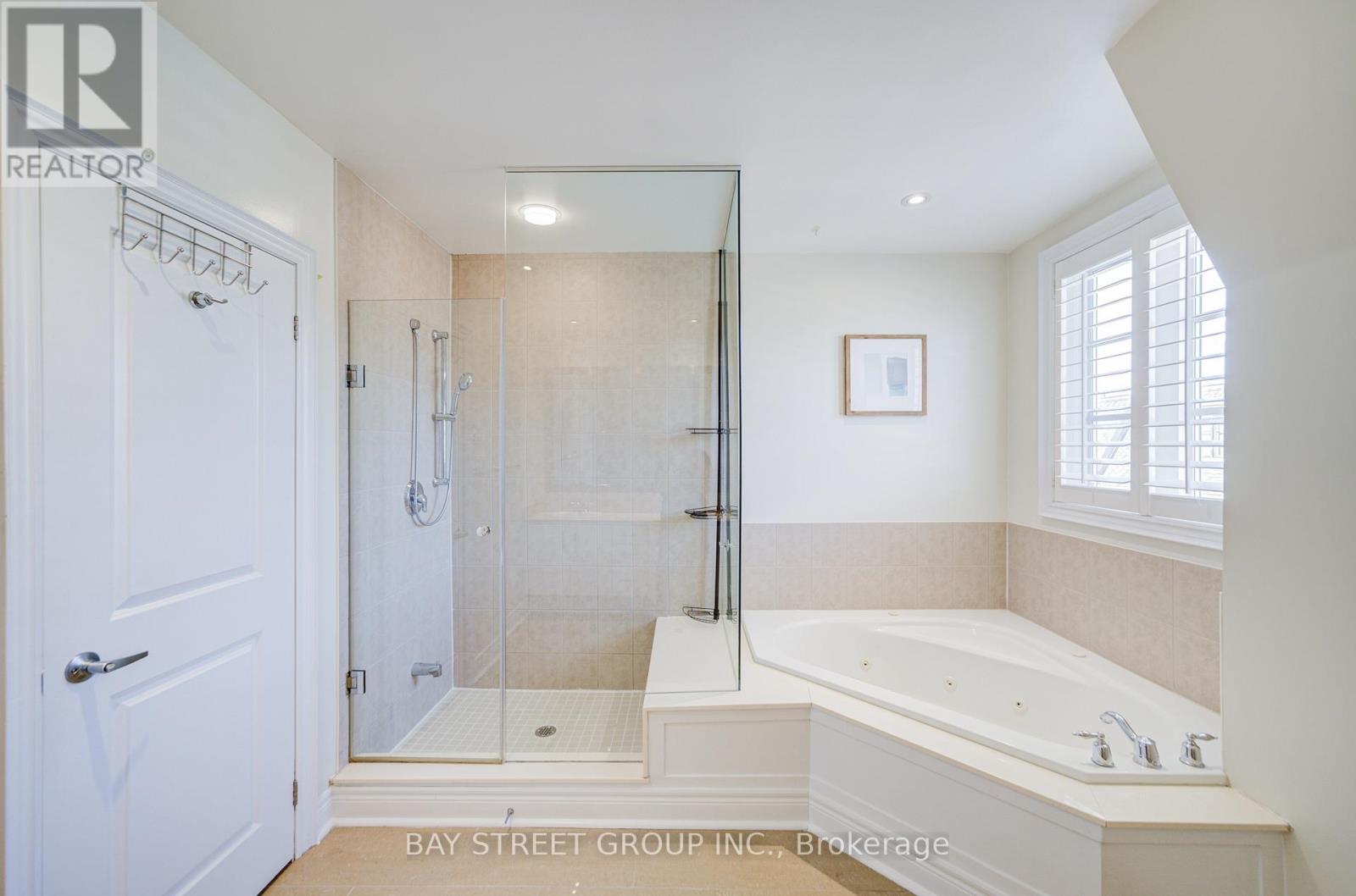 51 Lobo Mews, Toronto, Ontario  M8Z 0B2 - Photo 34 - W12446461
