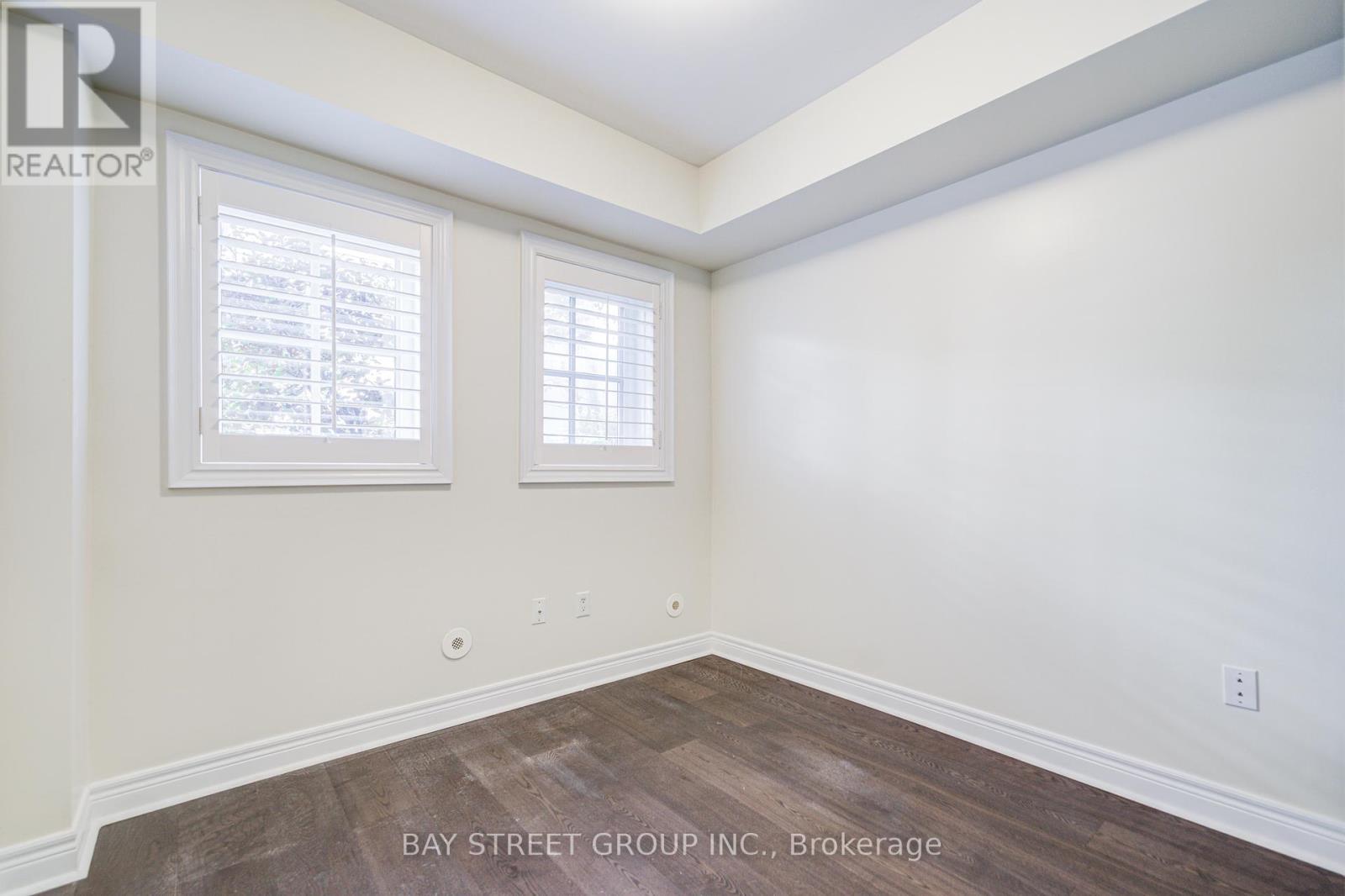 51 Lobo Mews, Toronto, Ontario  M8Z 0B2 - Photo 5 - W12446461