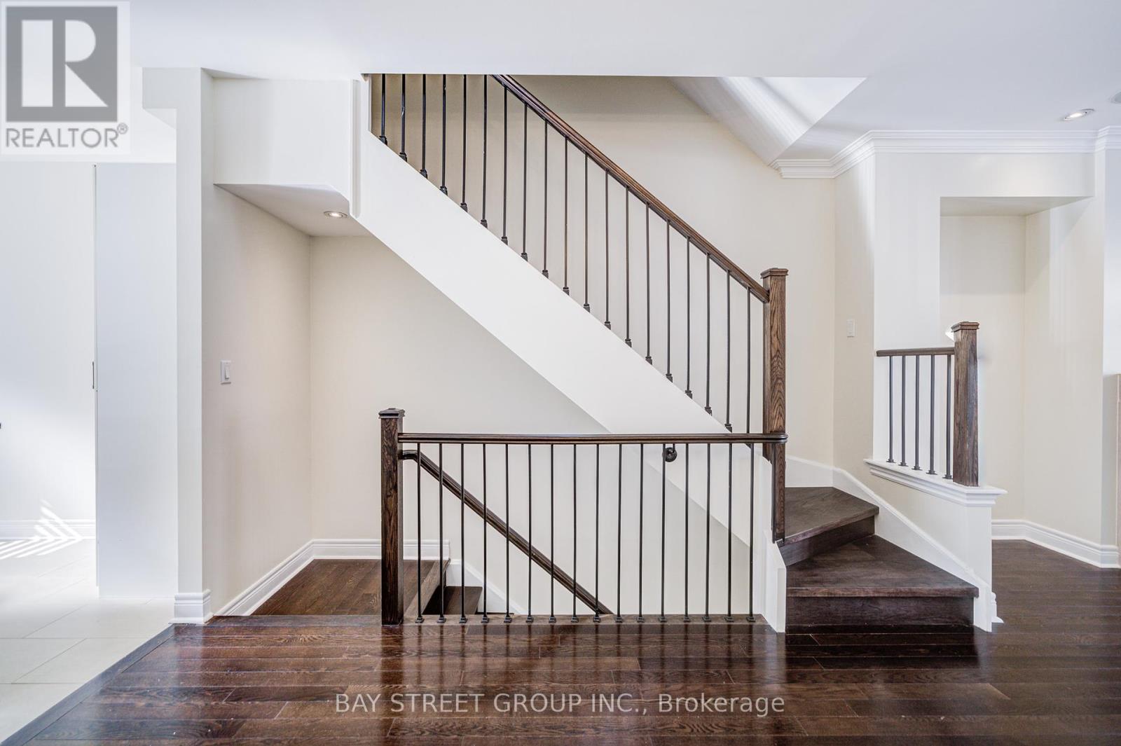 51 Lobo Mews, Toronto, Ontario  M8Z 0B2 - Photo 8 - W12446461