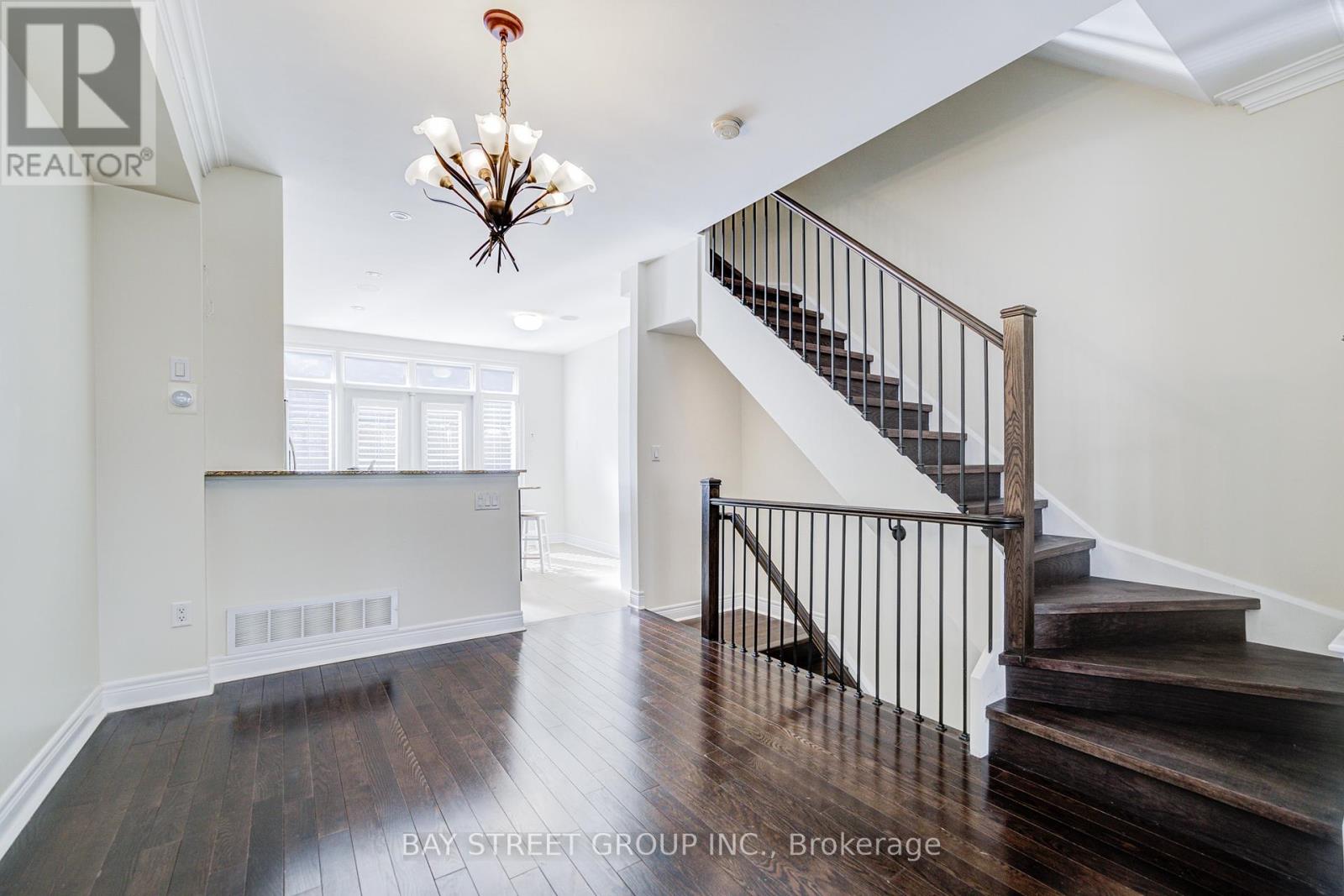 51 Lobo Mews, Toronto, Ontario  M8Z 0B2 - Photo 9 - W12446461