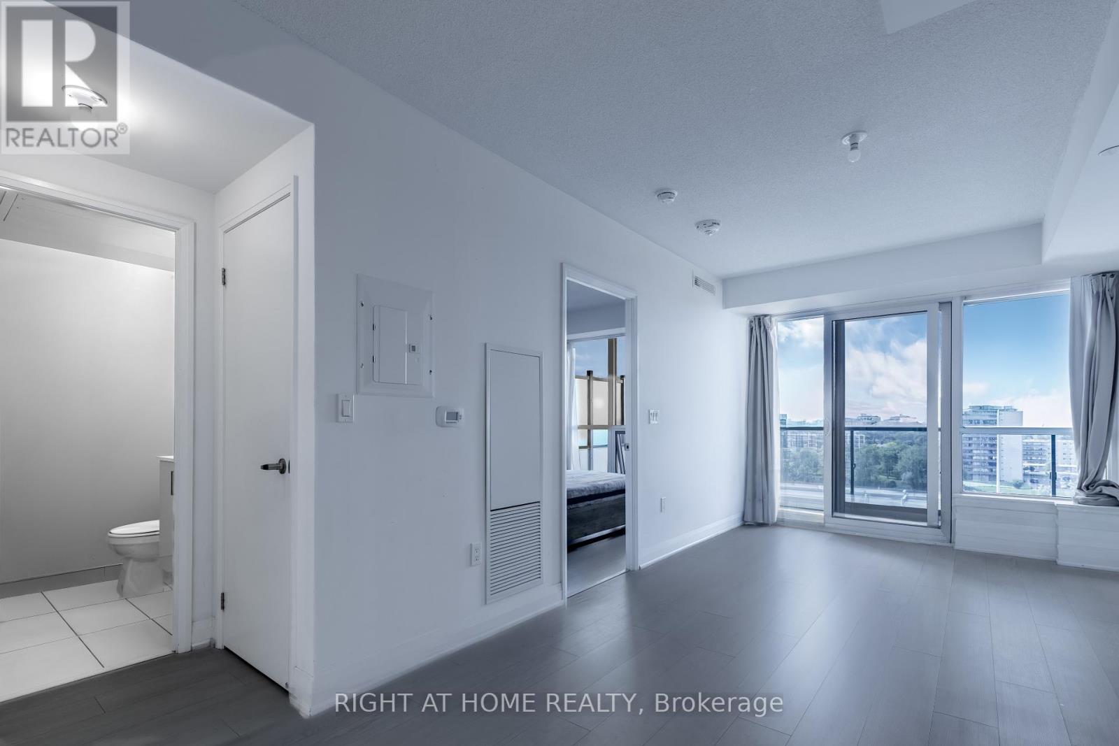 917 - 10 Gibbs Road, Toronto, Ontario  M9B 0E3 - Photo 3 - W12446465