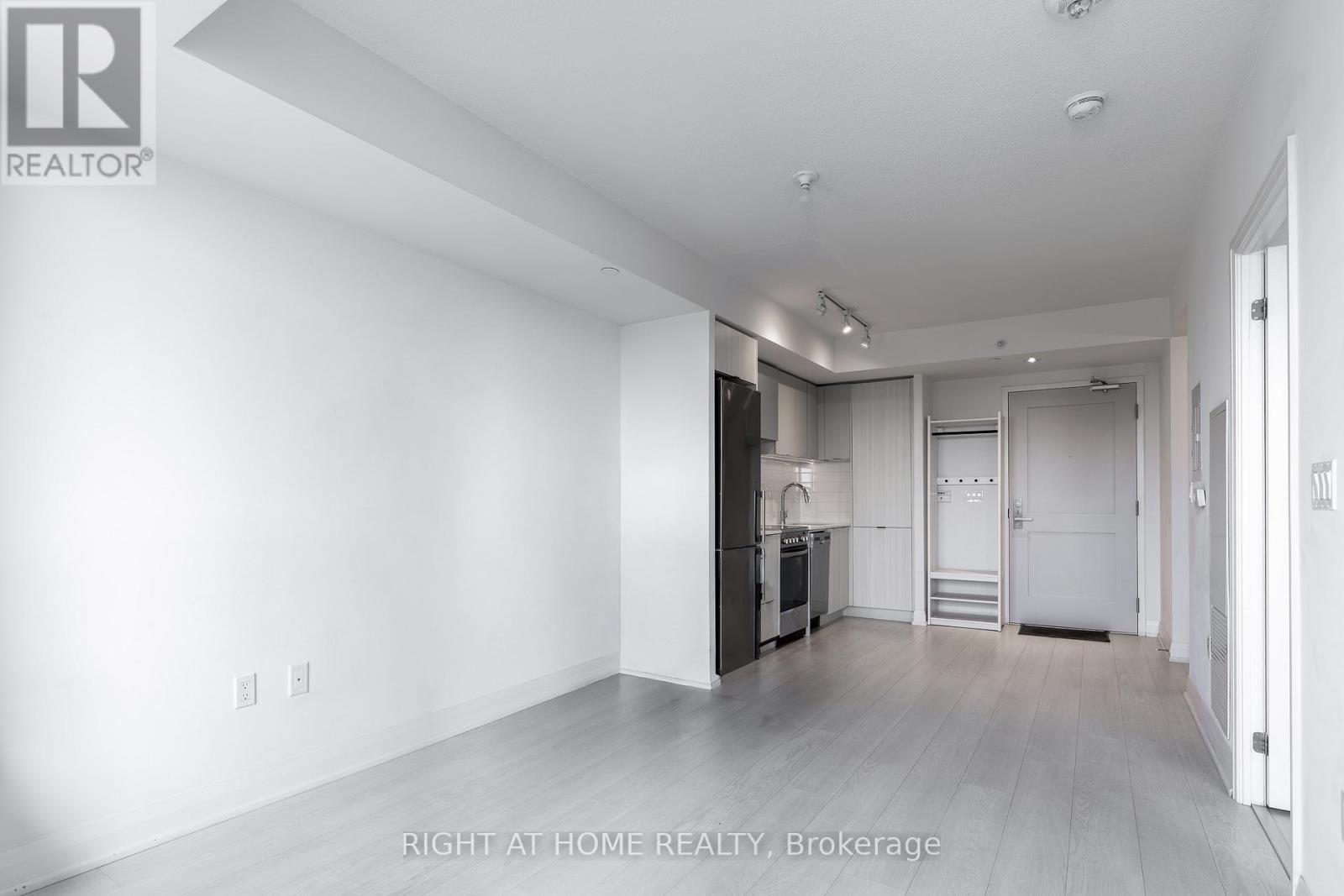 917 - 10 Gibbs Road, Toronto, Ontario  M9B 0E3 - Photo 5 - W12446465