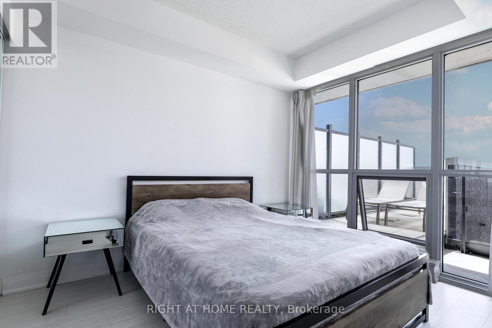 917 - 10 Gibbs Road, Toronto, Ontario  M9B 0E3 - Photo 7 - W12446465