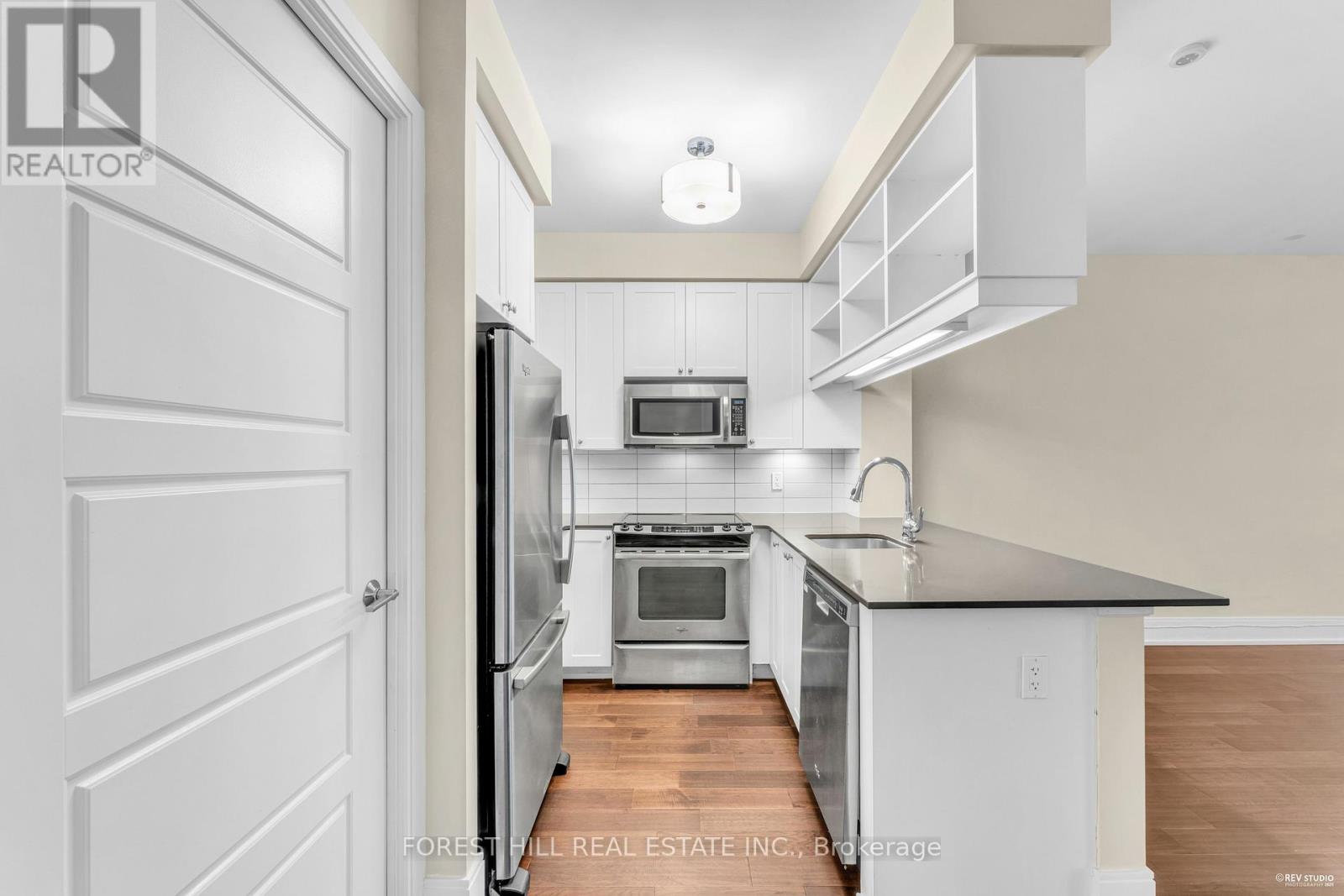 Th03 - 15 Viking Lane, Toronto, Ontario  M9B 0A4 - Photo 15 - W12446467