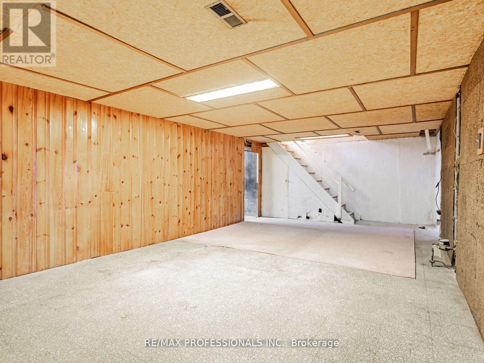 275 Jeffcoat Drive, Toronto (West Humber-Clairville), Ontario  M9W 3E4 - Photo 16 - W12446471