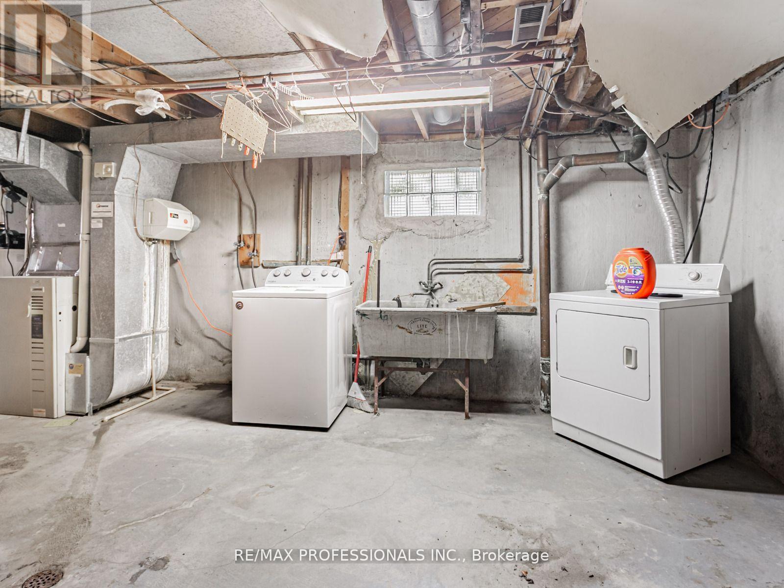 275 Jeffcoat Drive, Toronto (West Humber-Clairville), Ontario  M9W 3E4 - Photo 18 - W12446471