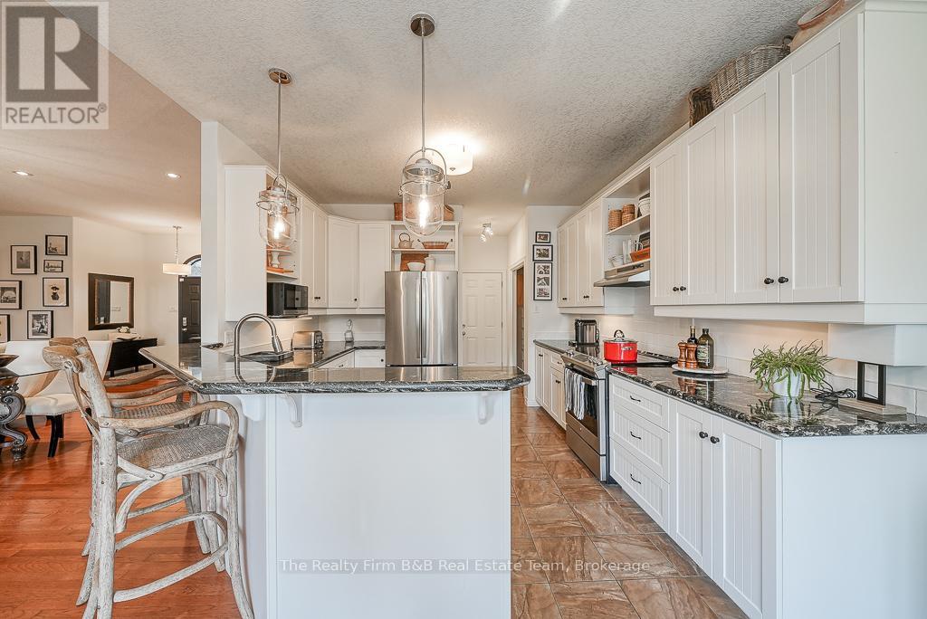 428 Lakeview Drive, Woodstock, Ontario  N4T 1V3 - Photo 12 - X12446644