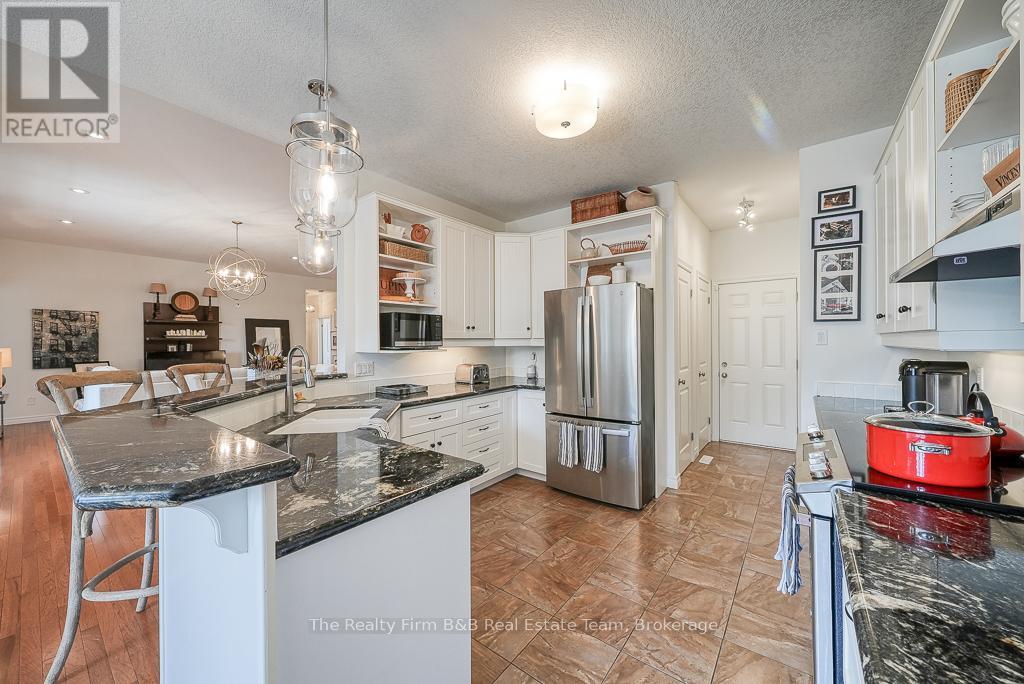 428 Lakeview Drive, Woodstock, Ontario  N4T 1V3 - Photo 13 - X12446644