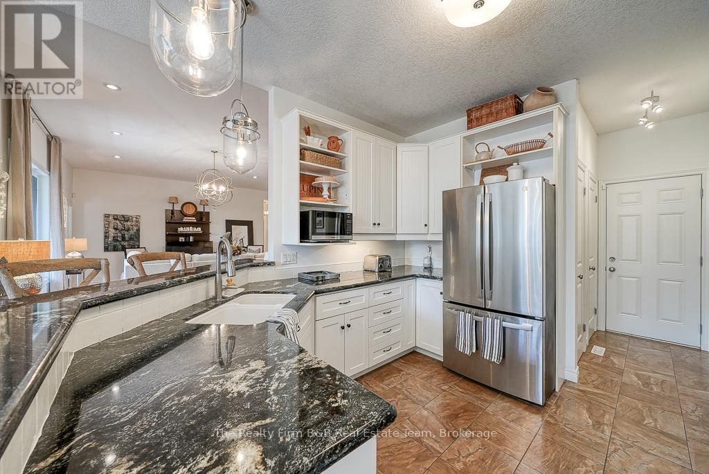 428 Lakeview Drive, Woodstock, Ontario  N4T 1V3 - Photo 15 - X12446644