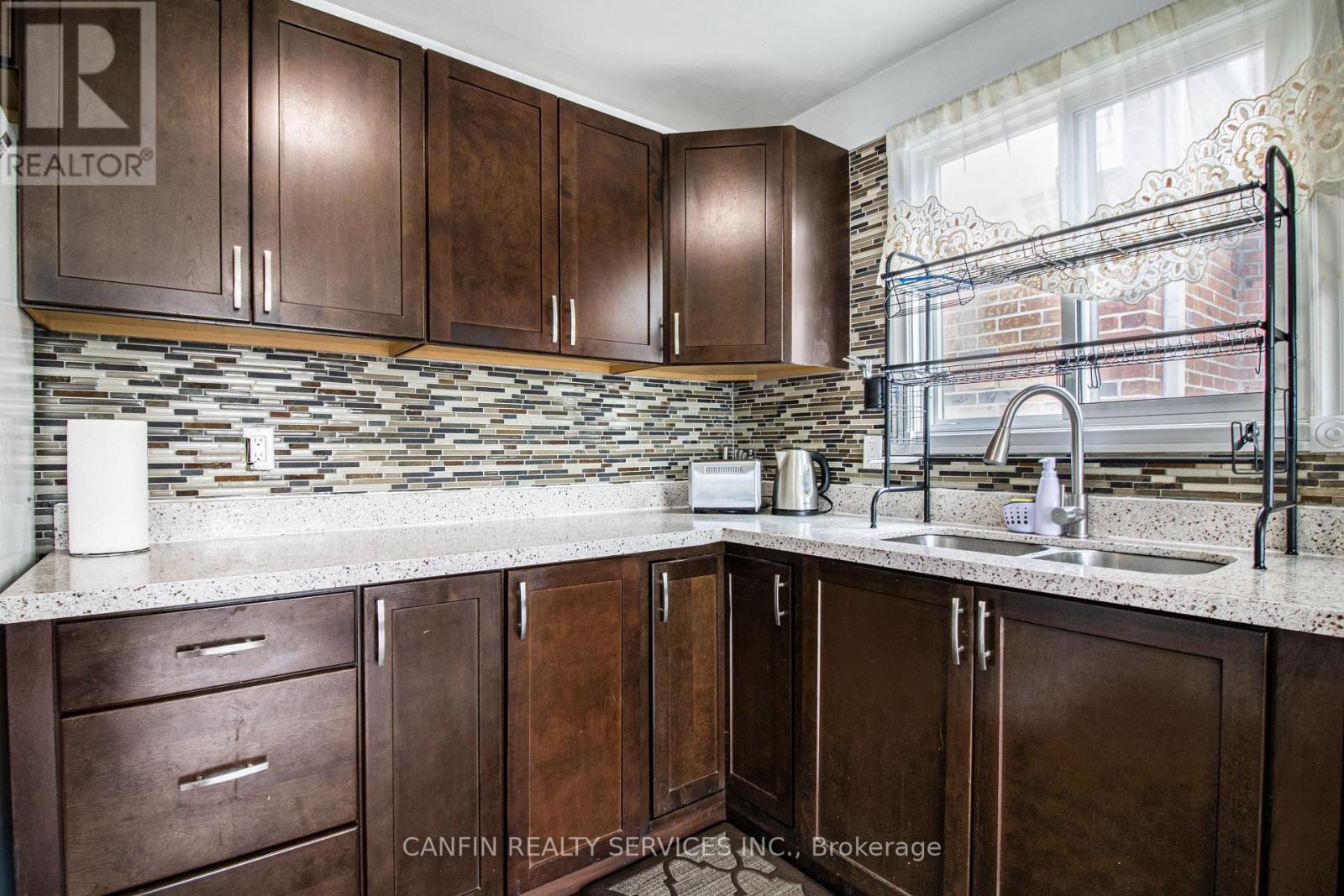 95 Huntingwood Crescent, Brampton (Central Park), Ontario  L6S 1S5 - Photo 7 - W12446474