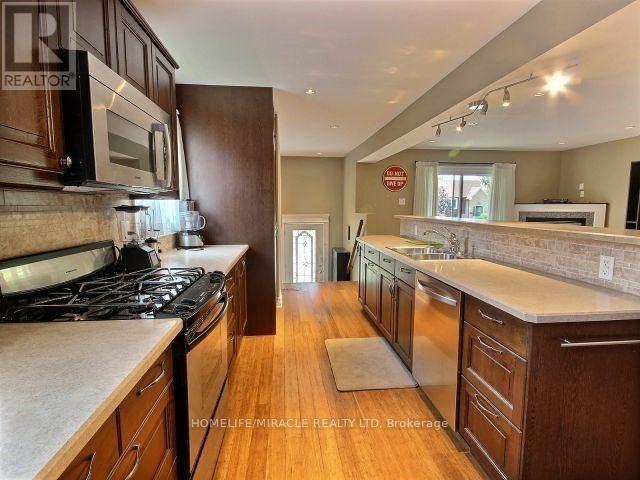 2500 Cobbinshaw Circle, Mississauga, Ontario  L5N 2G3 - Photo 10 - W12446511