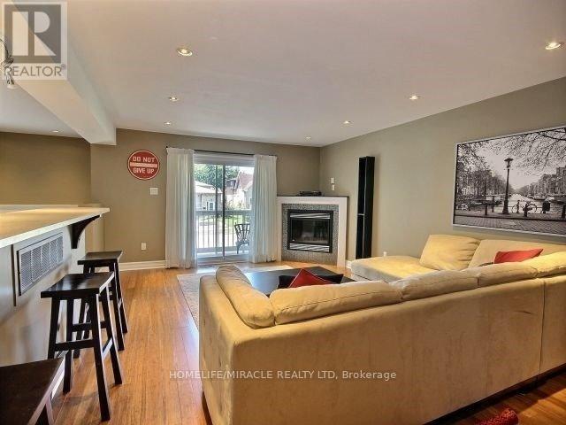 2500 Cobbinshaw Circle, Mississauga, Ontario  L5N 2G3 - Photo 12 - W12446511