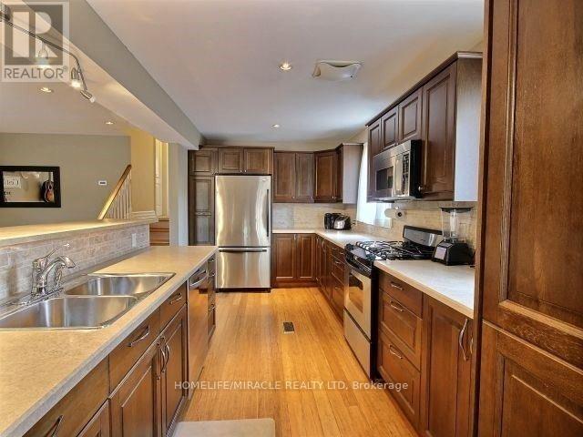 2500 Cobbinshaw Circle, Mississauga, Ontario  L5N 2G3 - Photo 13 - W12446511