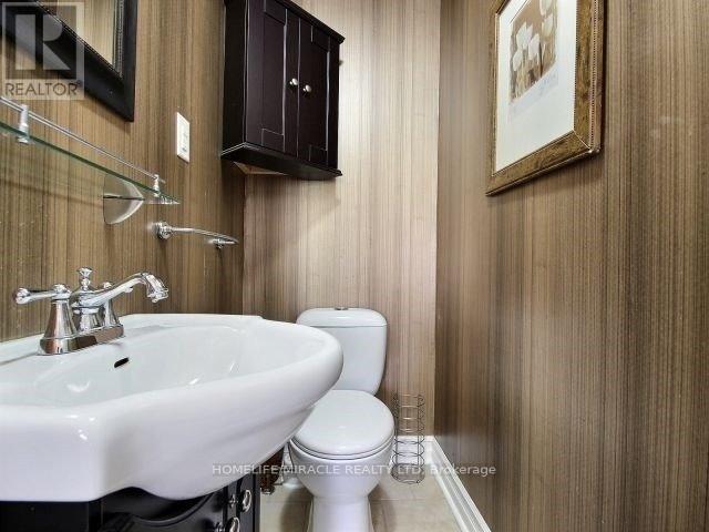 2500 Cobbinshaw Circle, Mississauga, Ontario  L5N 2G3 - Photo 16 - W12446511