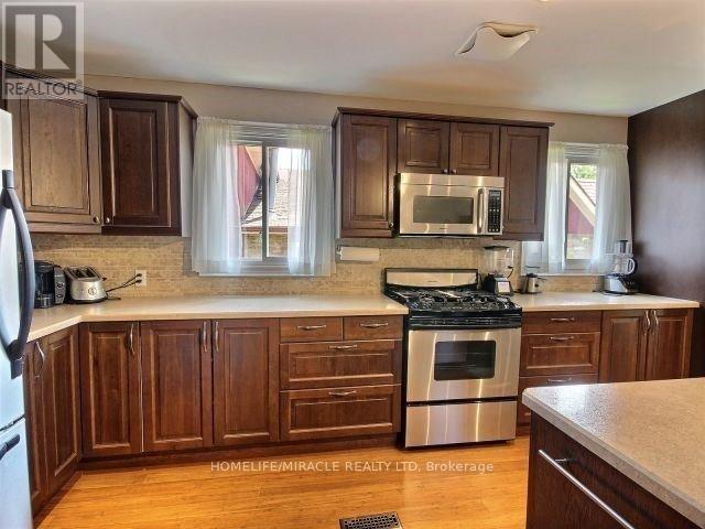 2500 Cobbinshaw Circle, Mississauga, Ontario  L5N 2G3 - Photo 9 - W12446511
