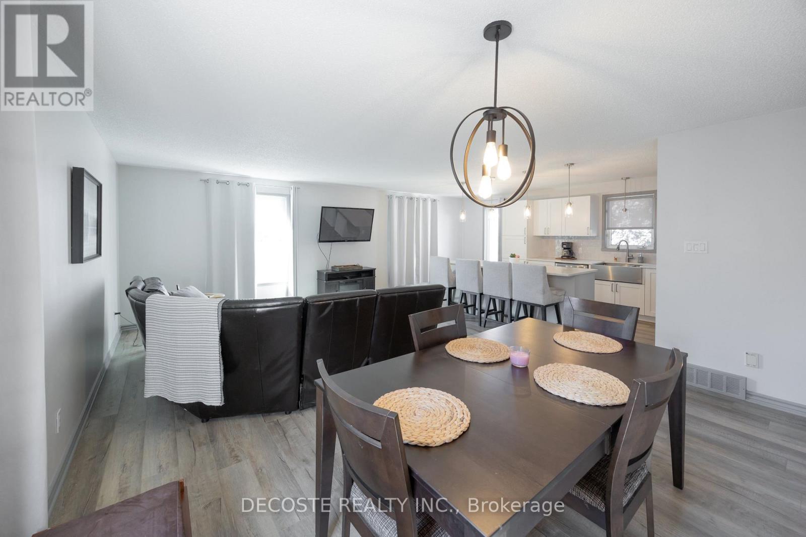 515 Tobin Street, North Glengarry, Ontario  K0C 1A0 - Photo 15 - X12446645