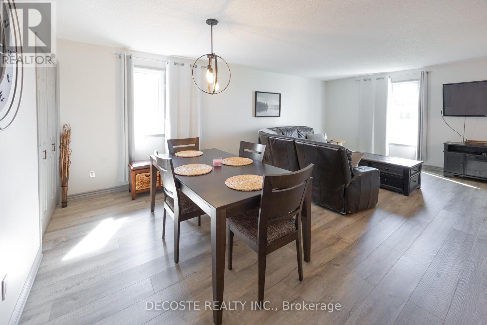 515 Tobin Street, North Glengarry, Ontario  K0C 1A0 - Photo 6 - X12446645