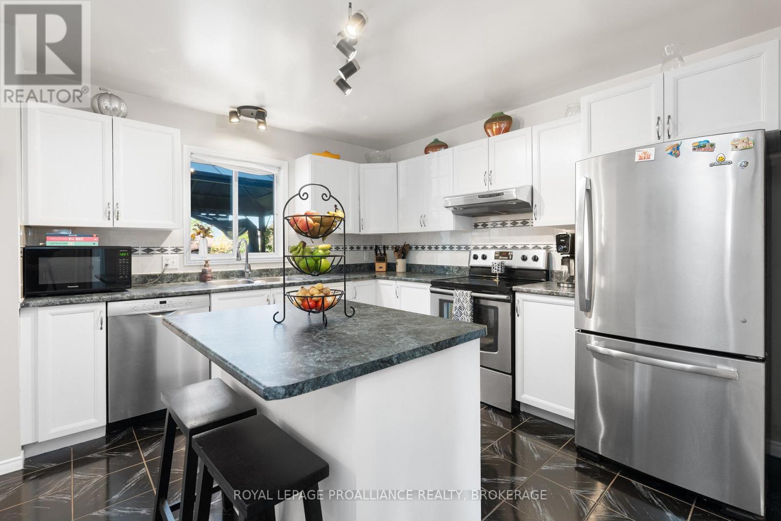 991 Waterbury Crescent, Kingston, Ontario  K7M 8V4 - Photo 16 - X12444184