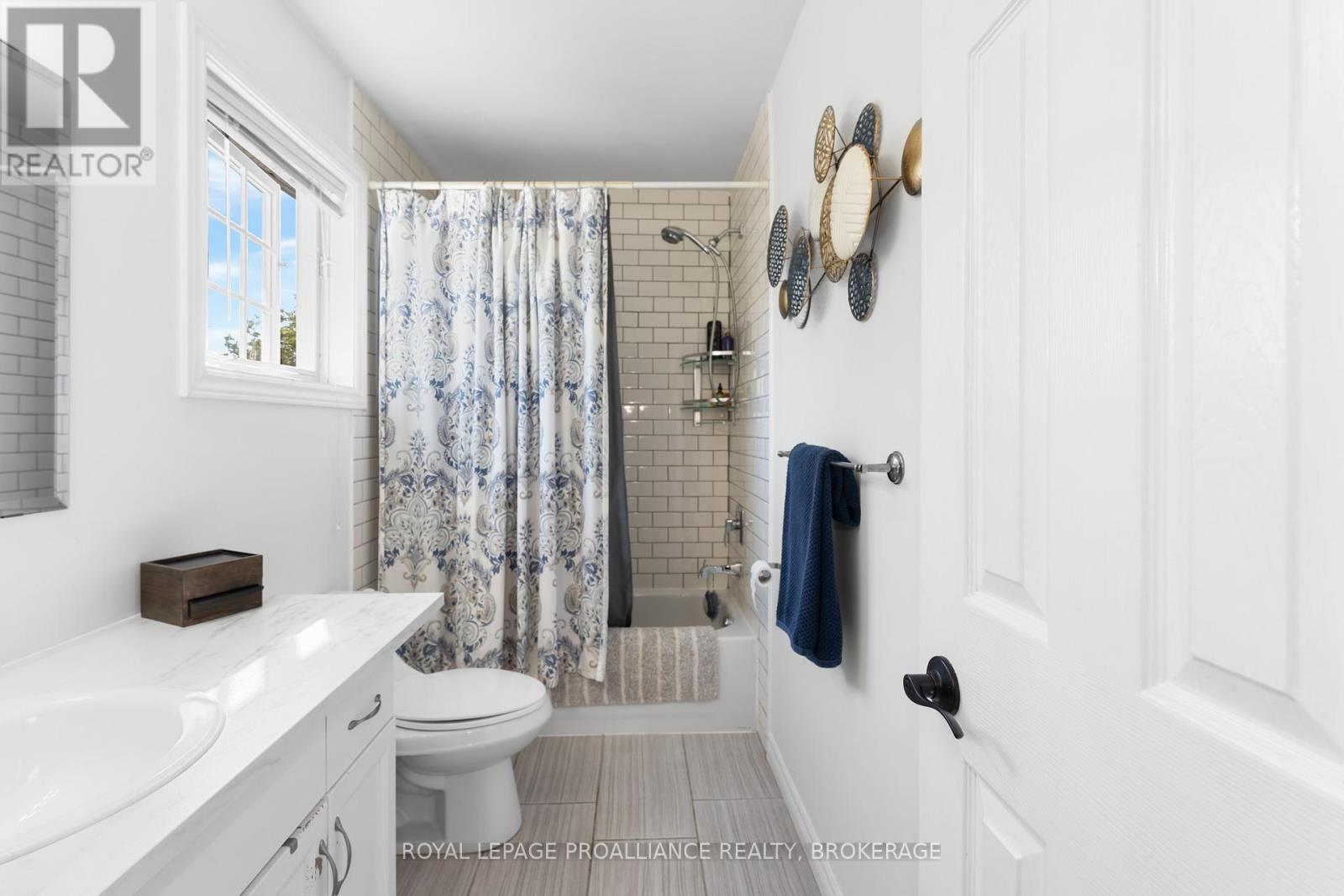 991 Waterbury Crescent, Kingston, Ontario  K7M 8V4 - Photo 21 - X12444184