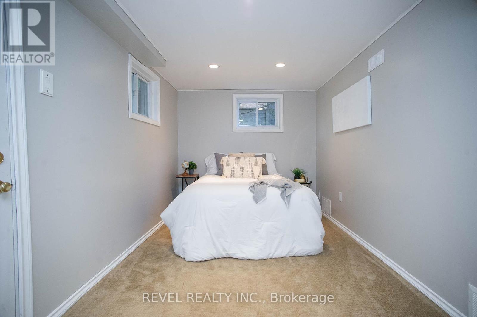24 Avenue Road, Cambridge, Ontario  N1R 1B7 - Photo 18 - X12446459