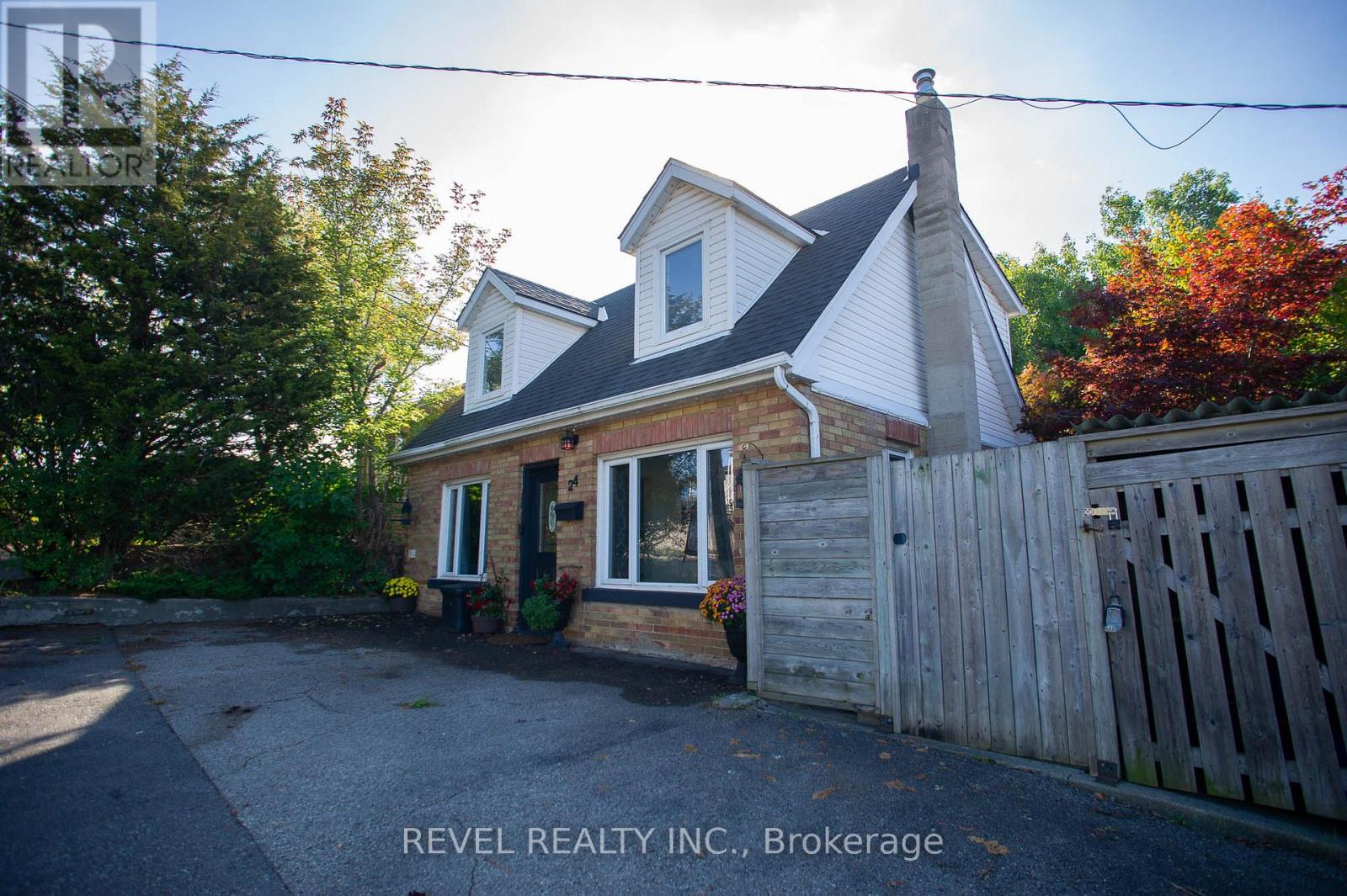 24 Avenue Road, Cambridge, Ontario  N1R 1B7 - Photo 2 - X12446459