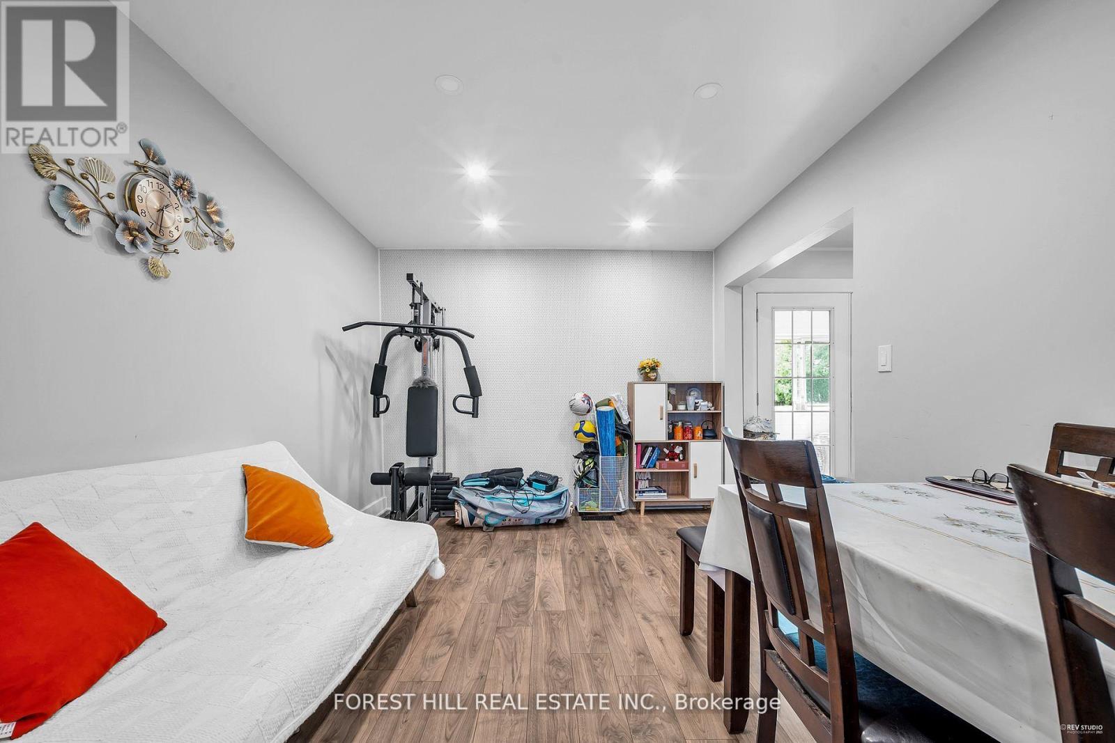 22 Harvey Street, Hamilton, Ontario  L8L 2L8 - Photo 10 - X12446478
