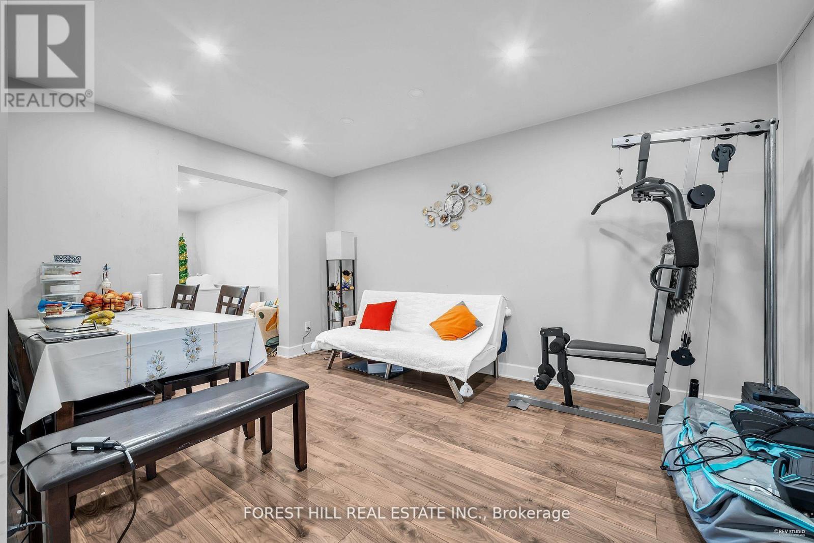 22 Harvey Street, Hamilton, Ontario  L8L 2L8 - Photo 11 - X12446478