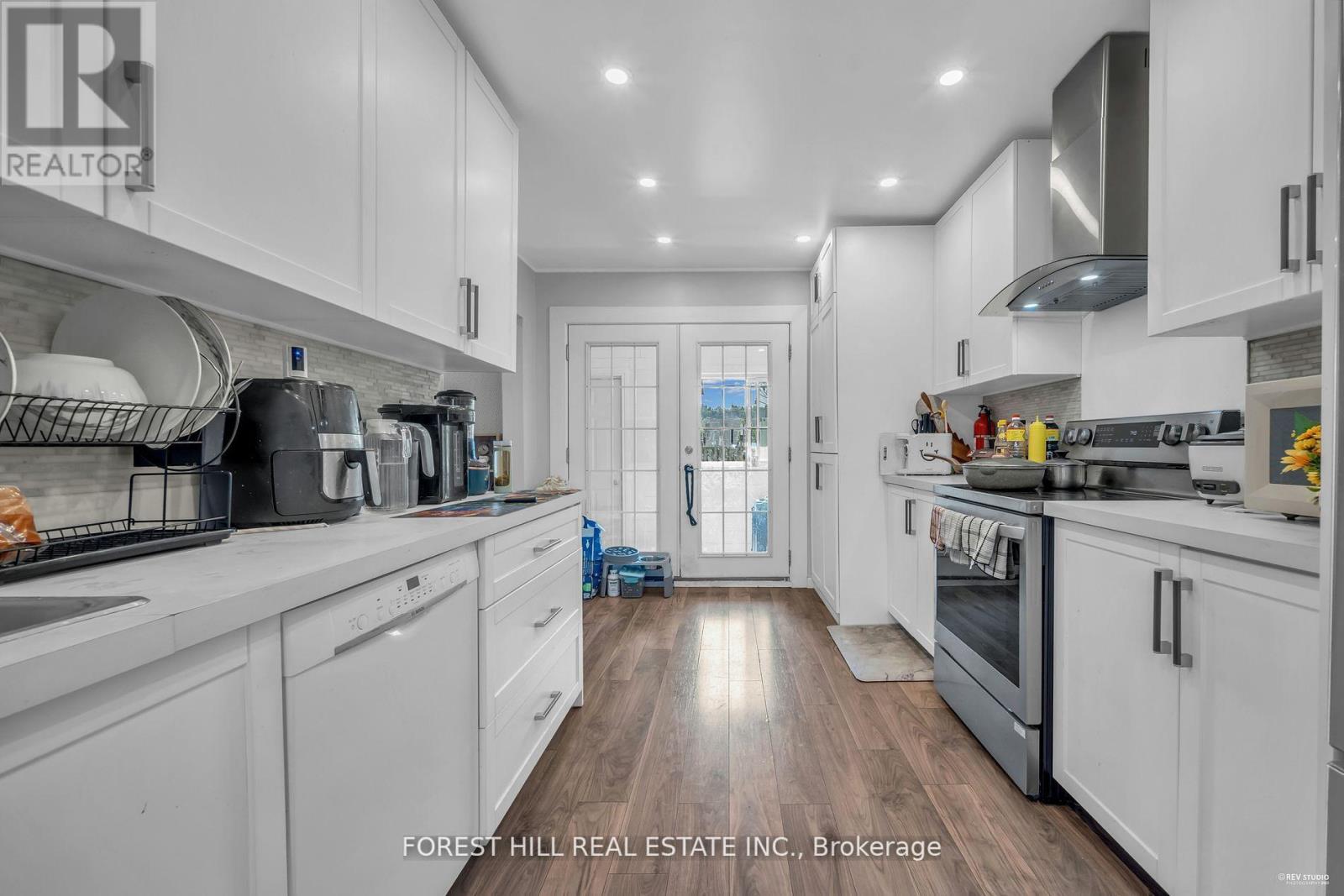 22 Harvey Street, Hamilton, Ontario  L8L 2L8 - Photo 16 - X12446478