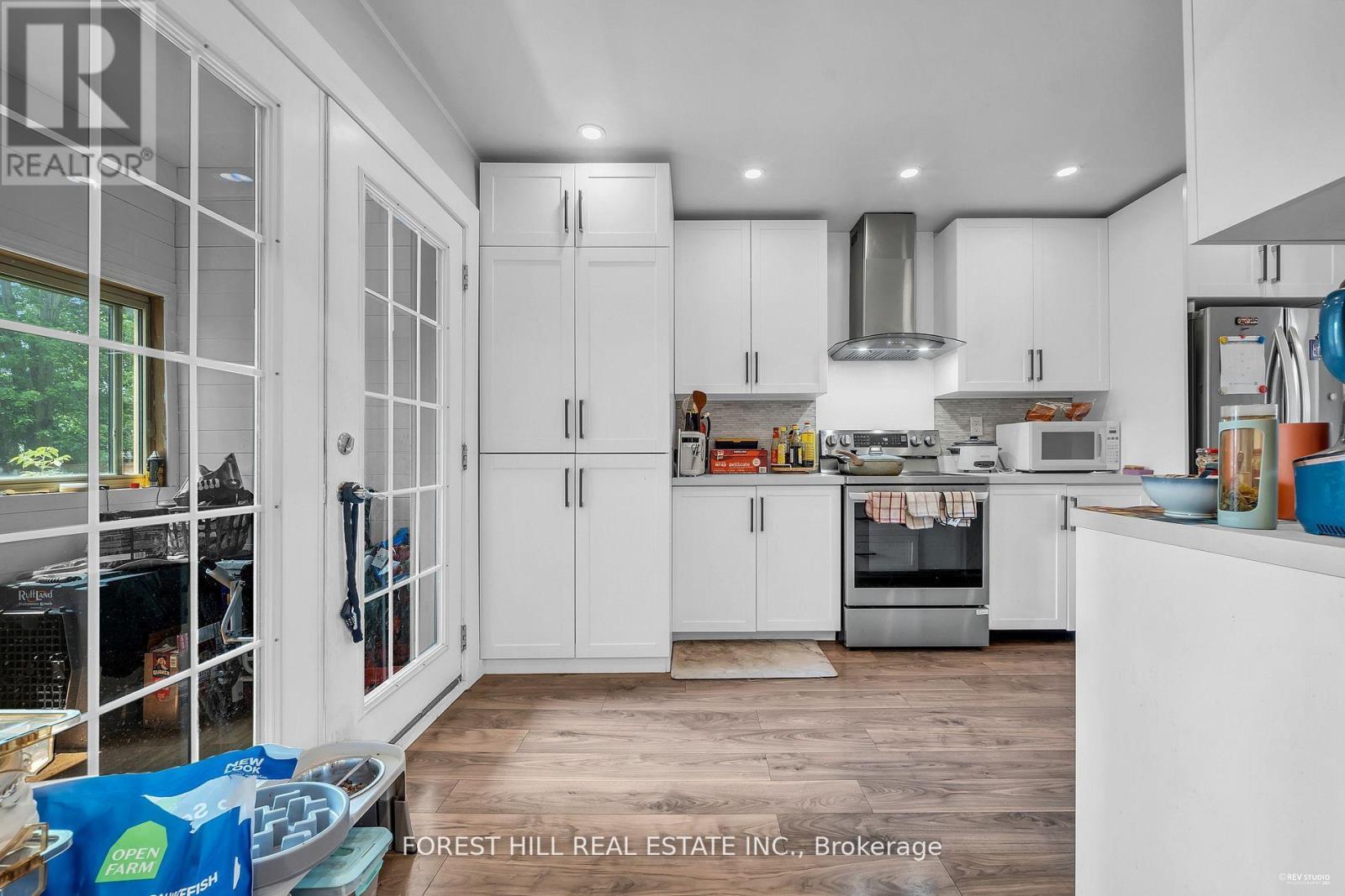 22 Harvey Street, Hamilton, Ontario  L8L 2L8 - Photo 17 - X12446478