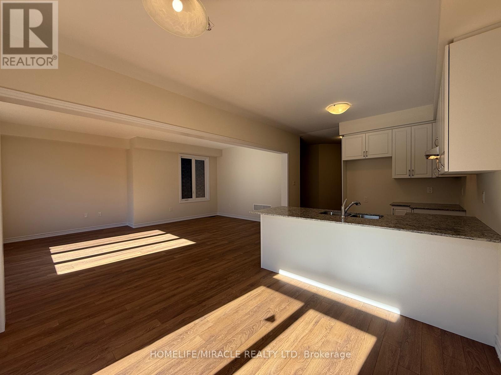 141 Mcgill Avenue, Erin, Ontario  N0B 1T0 - Photo 5 - X12446488