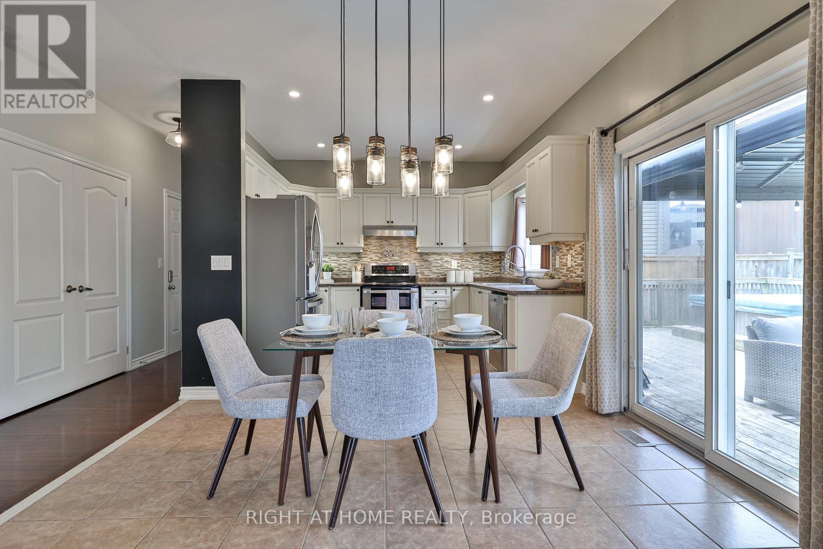 823 Greenly Drive, Cobourg, Ontario  K9A 0C6 - Photo 12 - X12446497