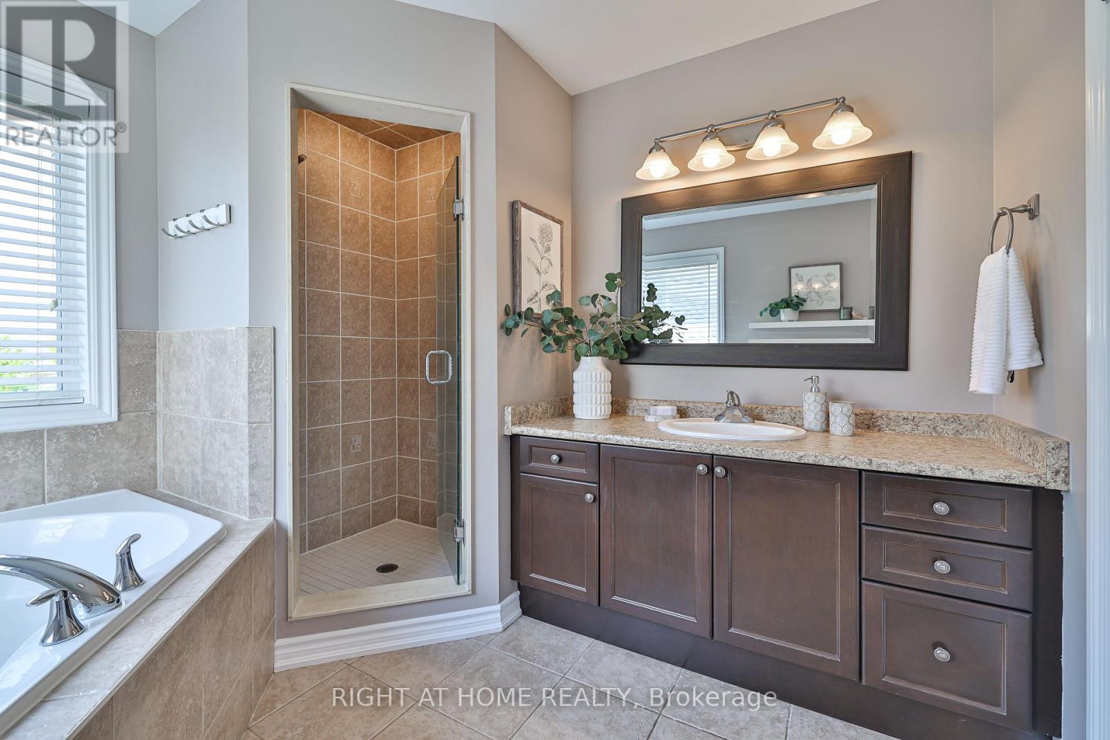 823 Greenly Drive, Cobourg, Ontario  K9A 0C6 - Photo 24 - X12446497