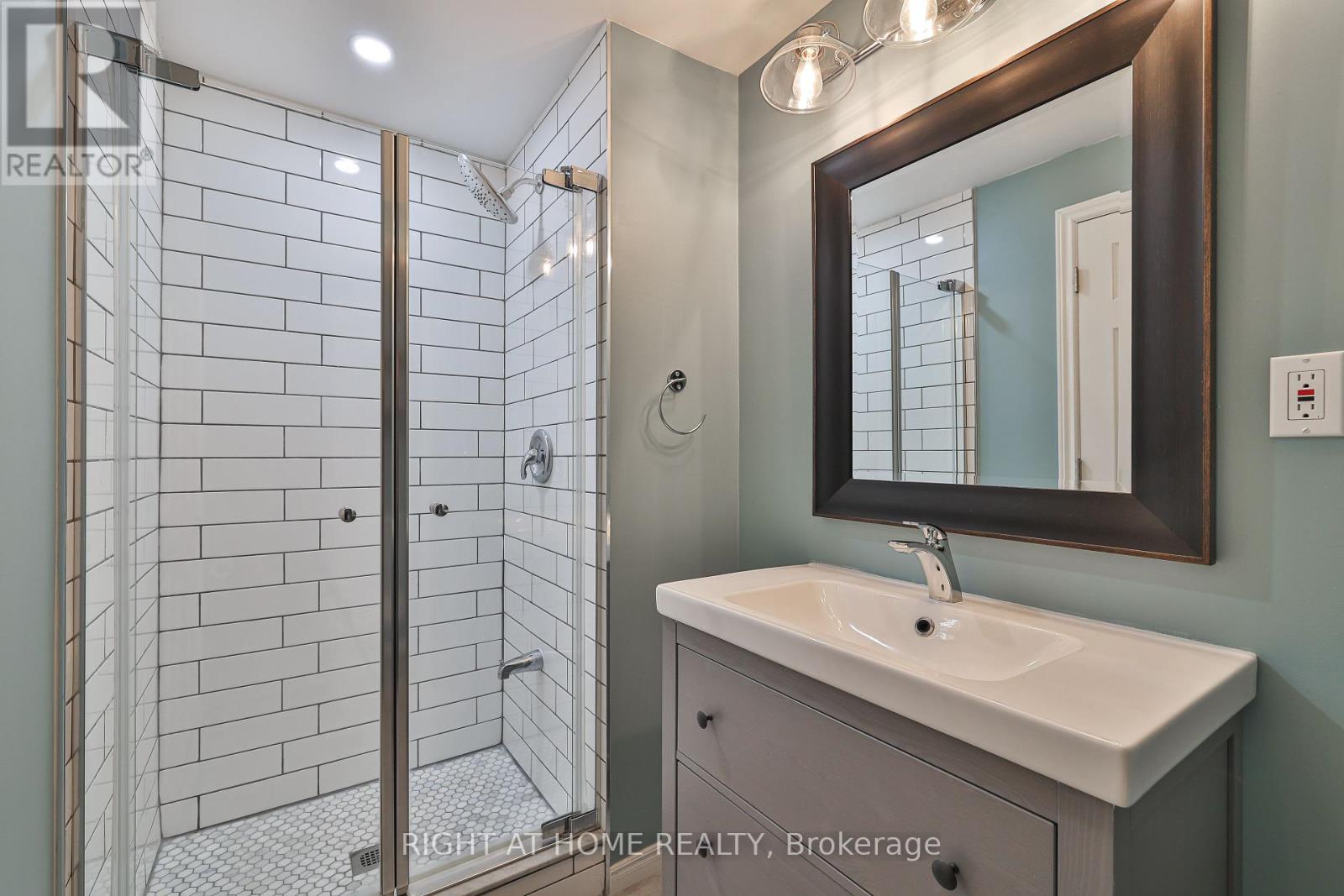 823 Greenly Drive, Cobourg, Ontario  K9A 0C6 - Photo 39 - X12446497