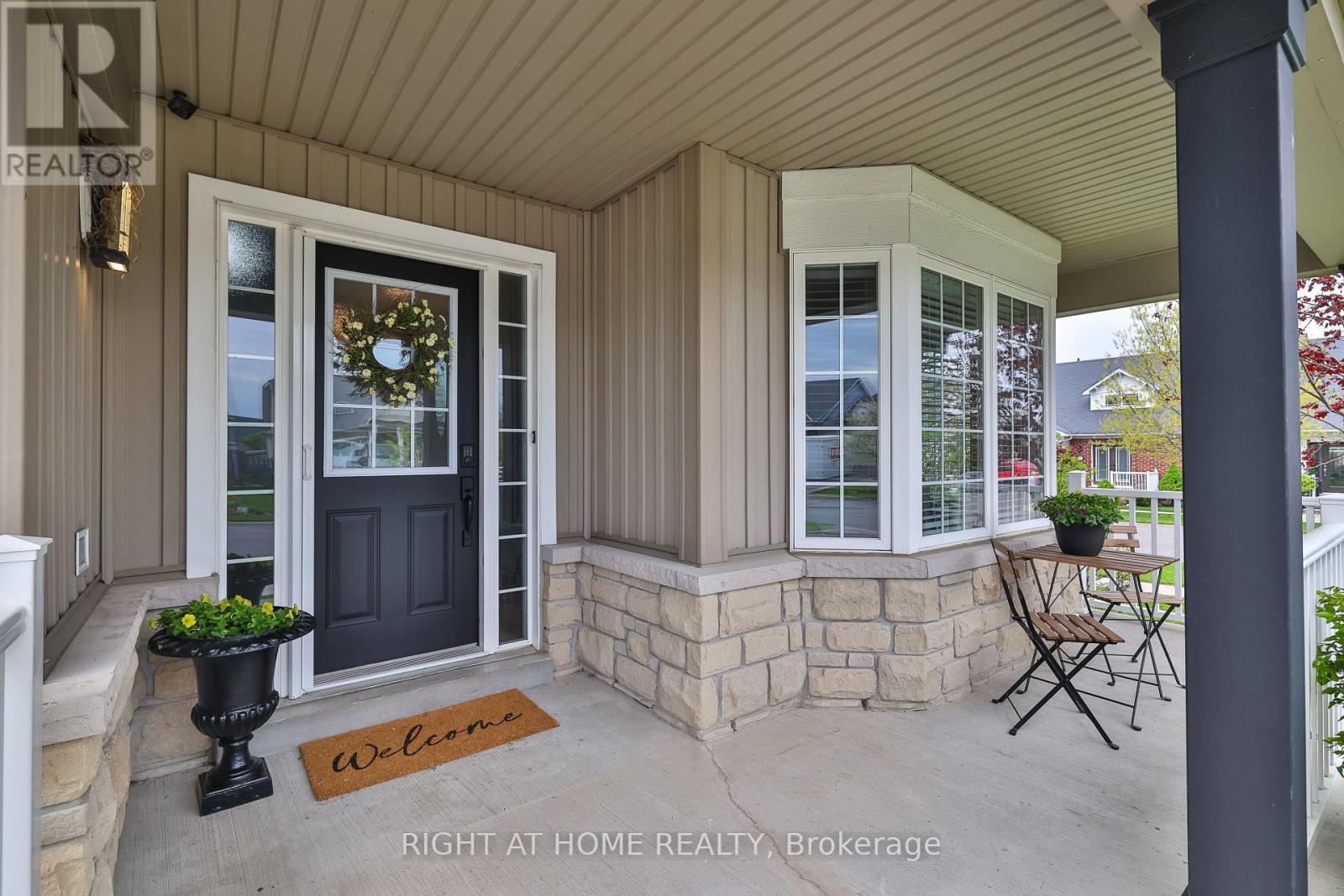 823 Greenly Drive, Cobourg, Ontario  K9A 0C6 - Photo 4 - X12446497