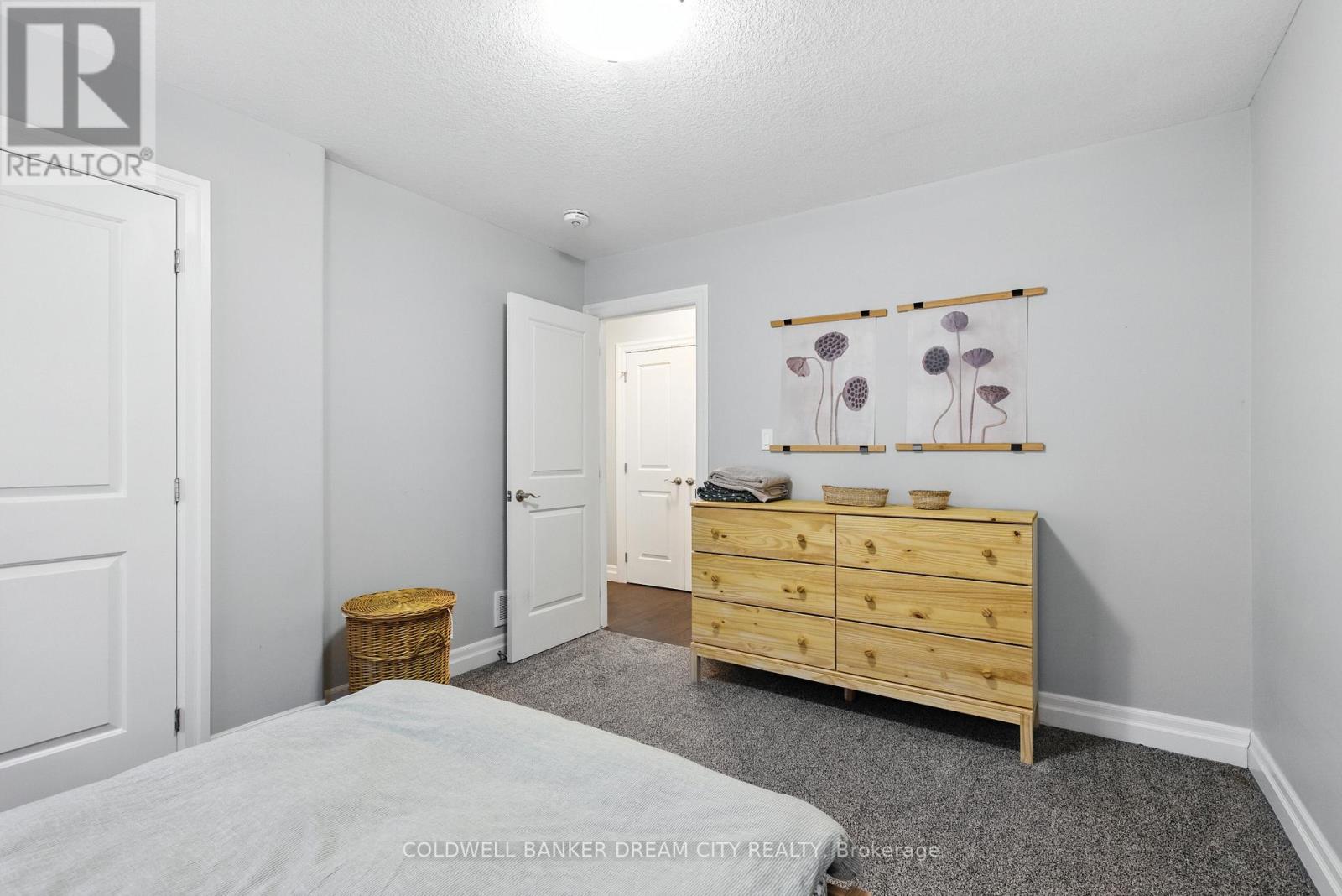 10 Honey Bend, St. Thomas, Ontario  N5R 0H6 - Photo 29 - X12446529