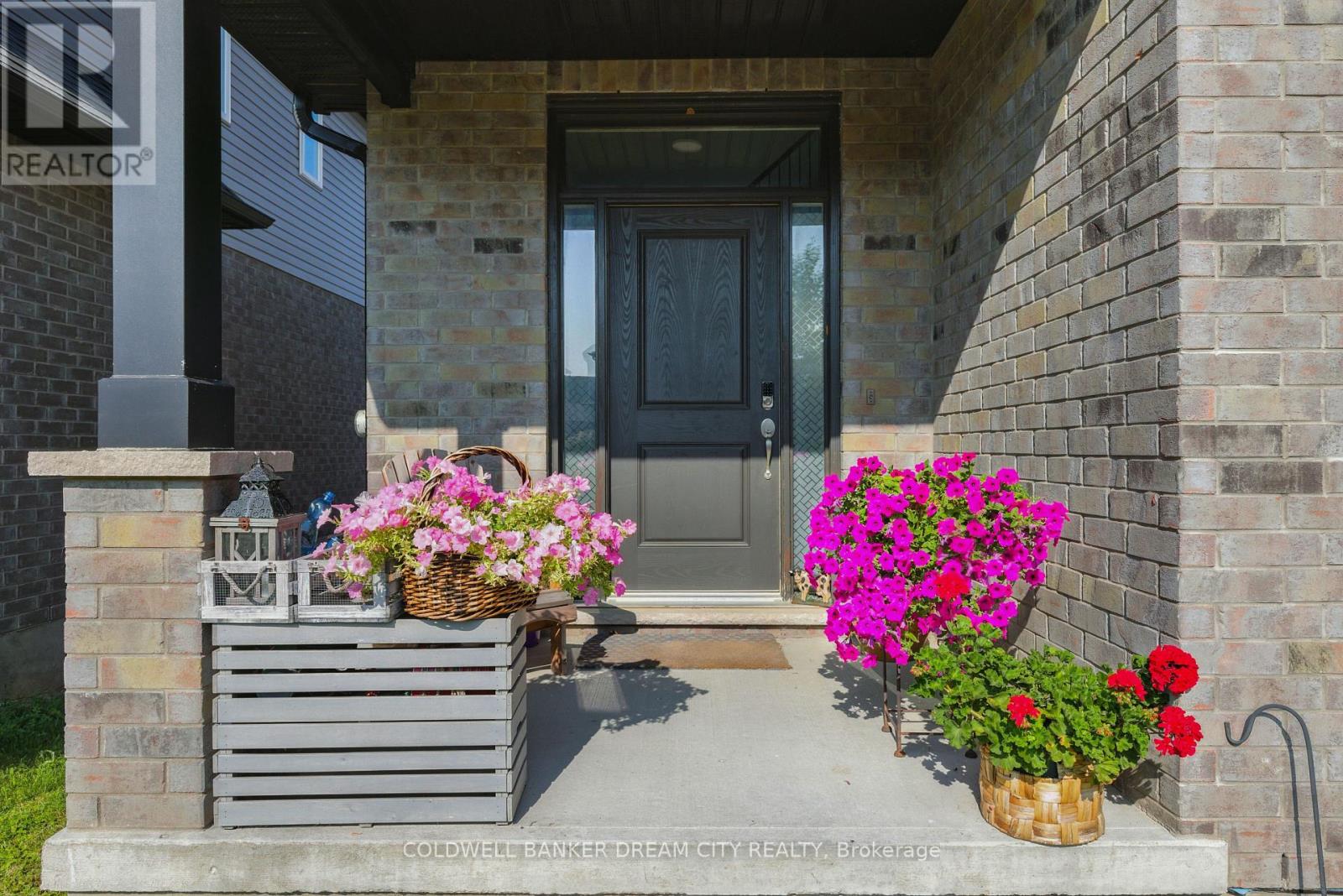 10 Honey Bend, St. Thomas, Ontario  N5R 0H6 - Photo 3 - X12446529