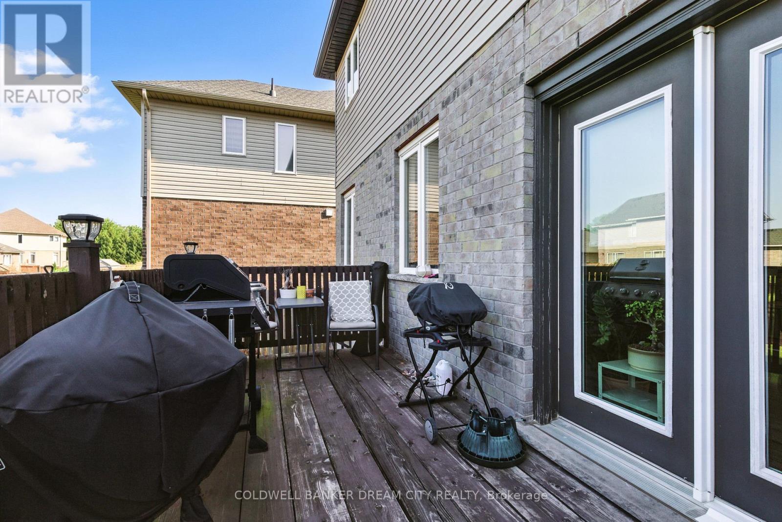 10 Honey Bend, St. Thomas, Ontario  N5R 0H6 - Photo 35 - X12446529