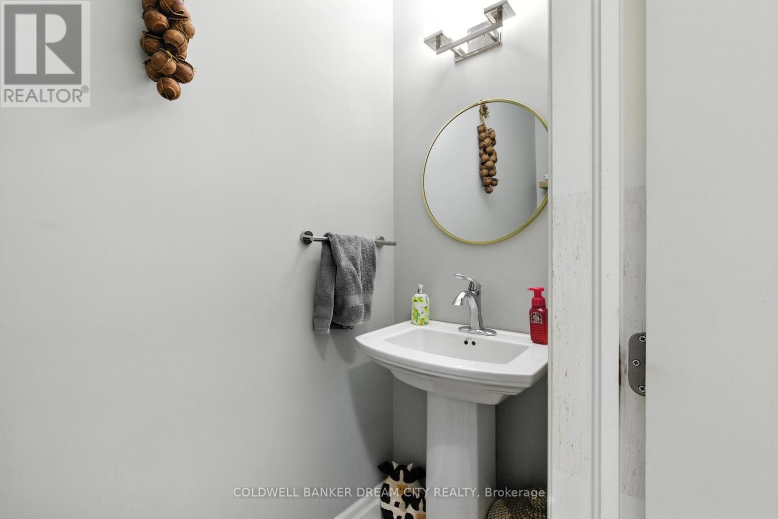 10 Honey Bend, St. Thomas, Ontario  N5R 0H6 - Photo 8 - X12446529