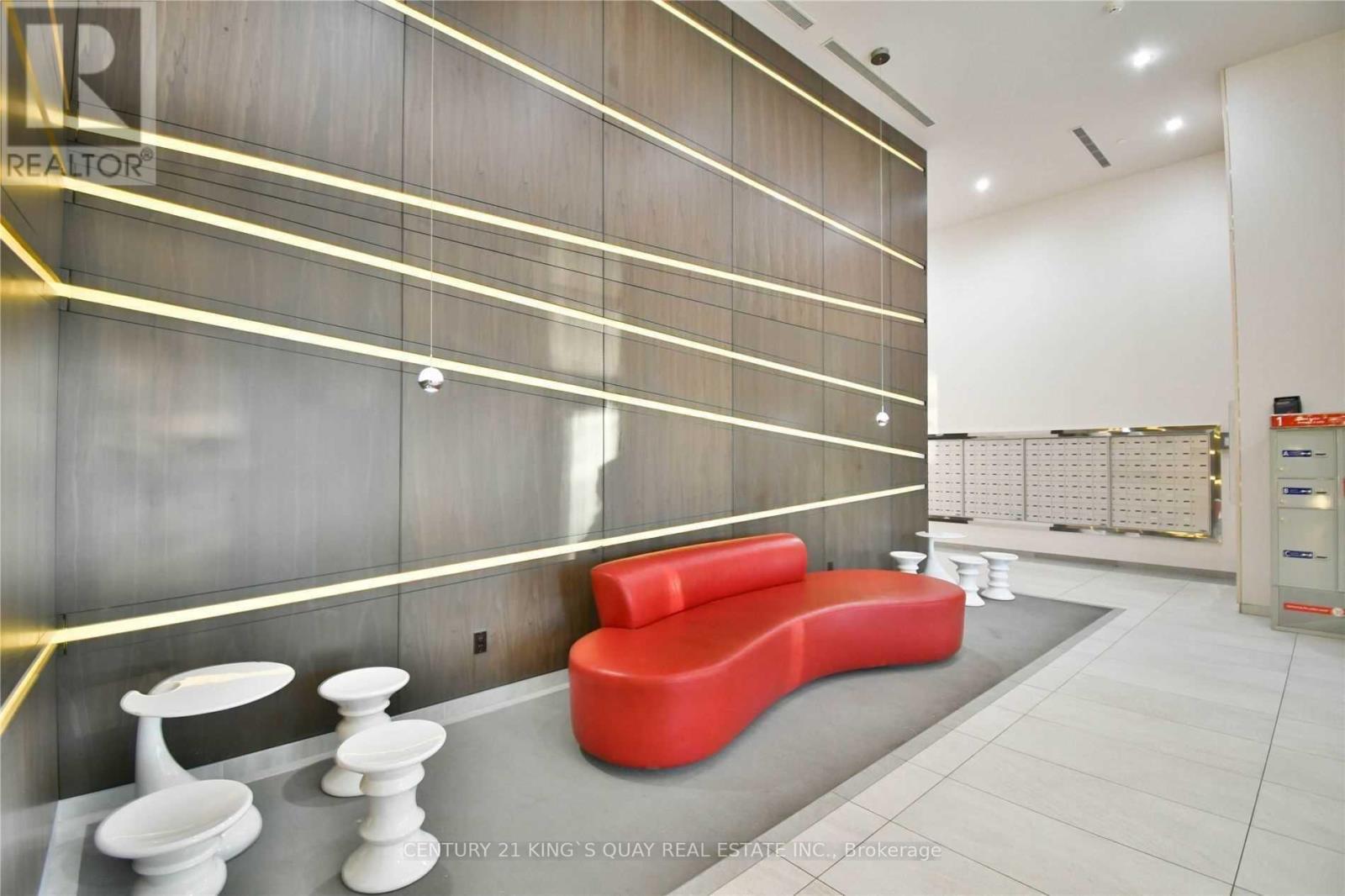 207 - 68 Canterbury Place, Toronto, Ontario  M2N 0B9 - Photo 2 - C12446545
