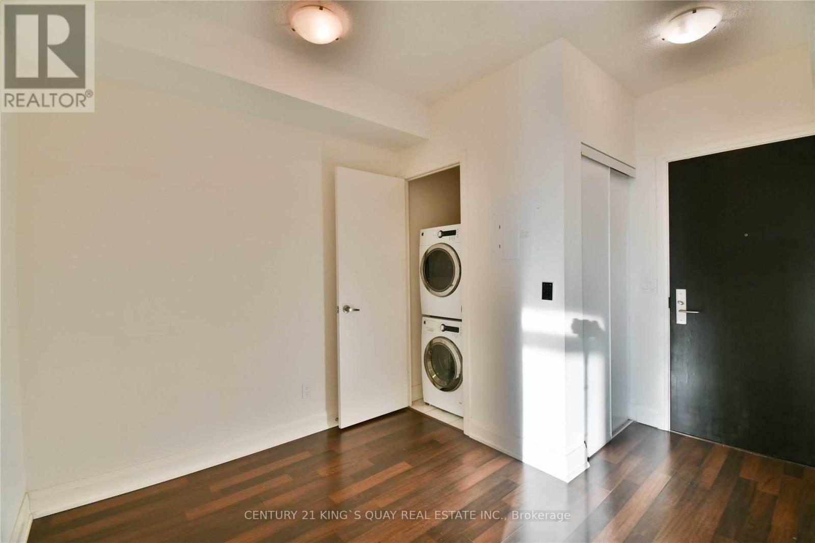 207 - 68 Canterbury Place, Toronto, Ontario  M2N 0B9 - Photo 5 - C12446545