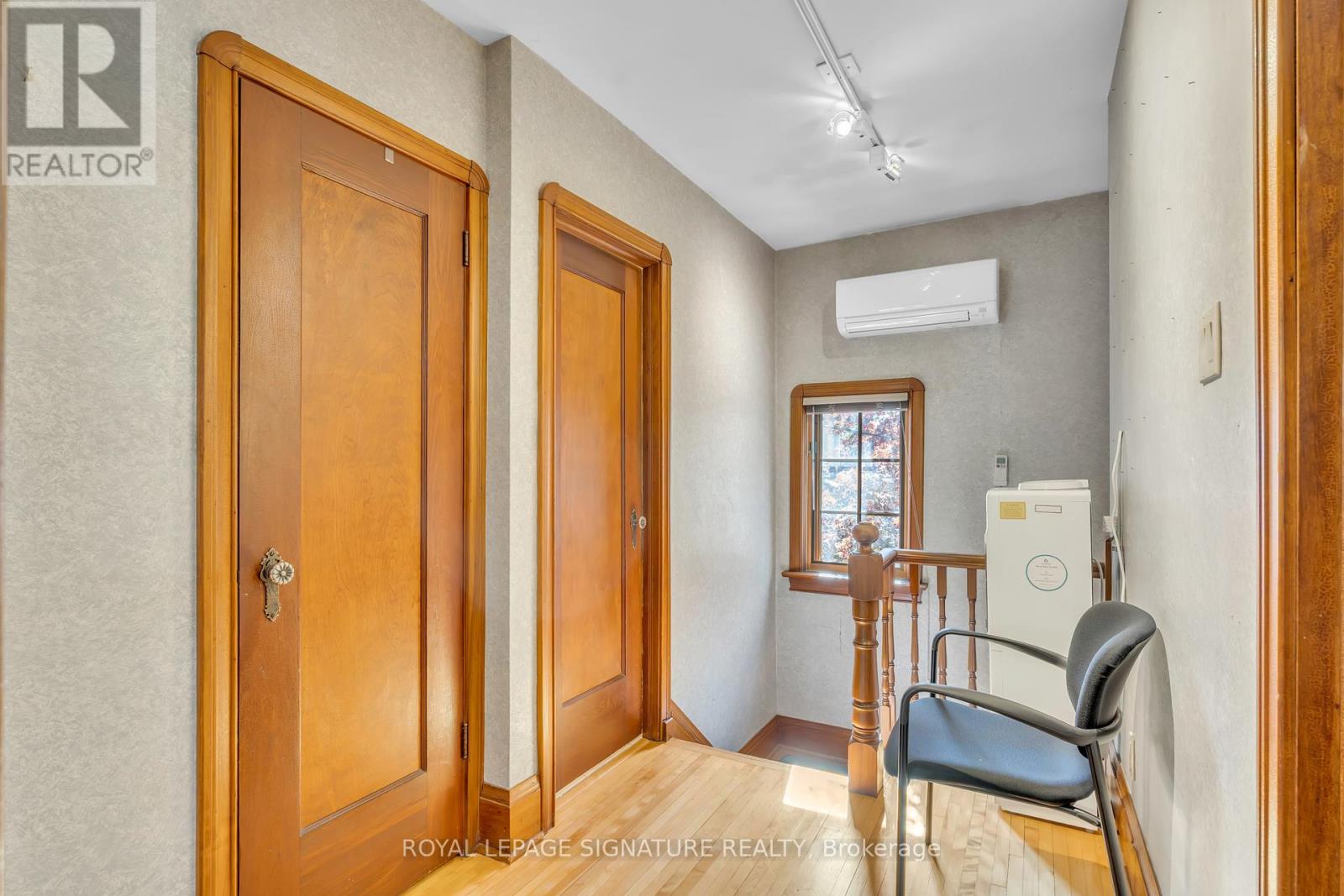 221 Hanna Road, Toronto (Leaside), Ontario  M4G 3P2 - Photo 18 - C12446559