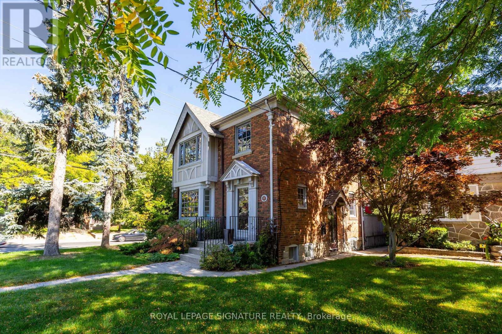 221 Hanna Road, Toronto (Leaside), Ontario  M4G 3P2 - Photo 2 - C12446559