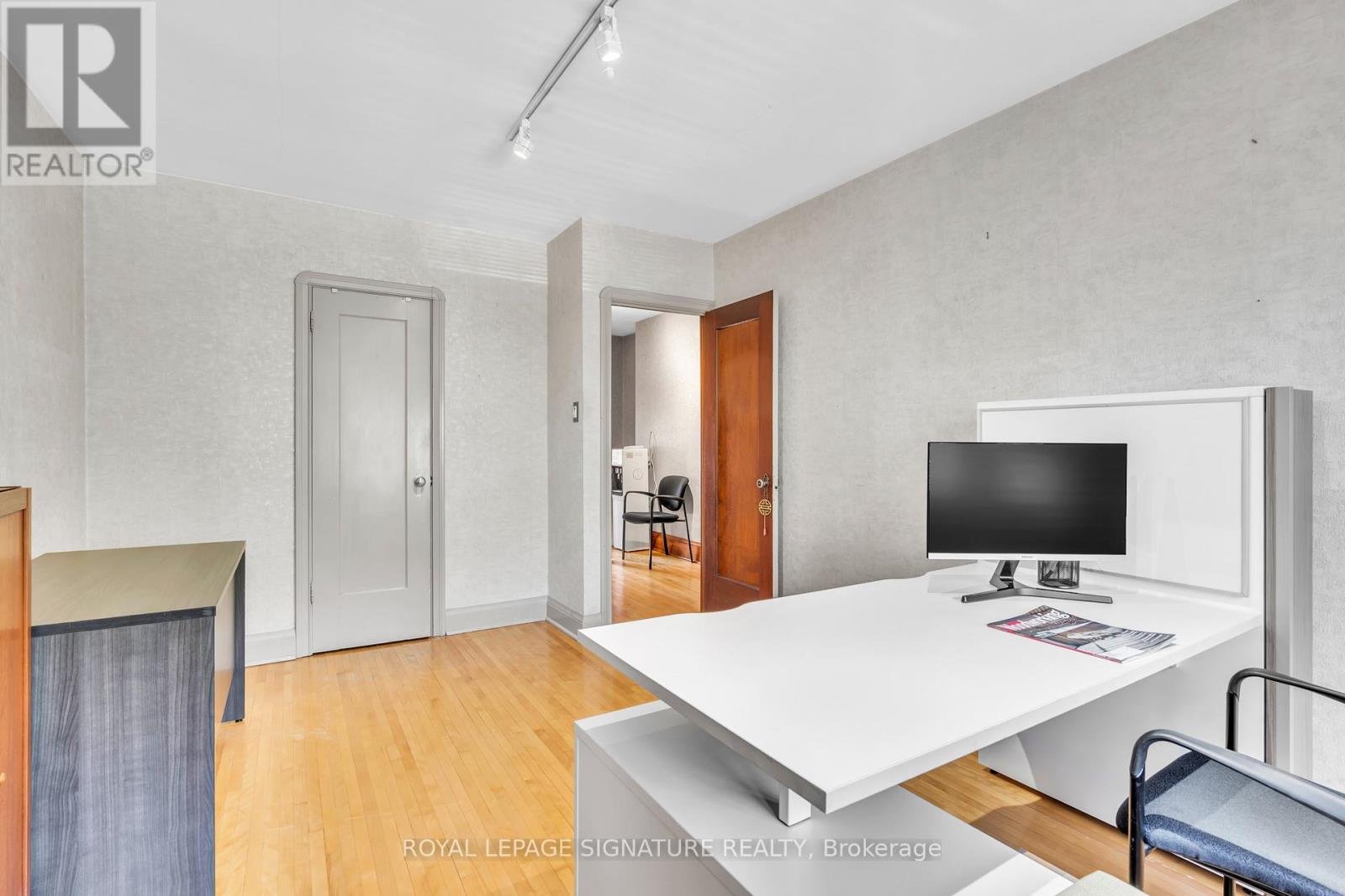 221 Hanna Road, Toronto (Leaside), Ontario  M4G 3P2 - Photo 26 - C12446559