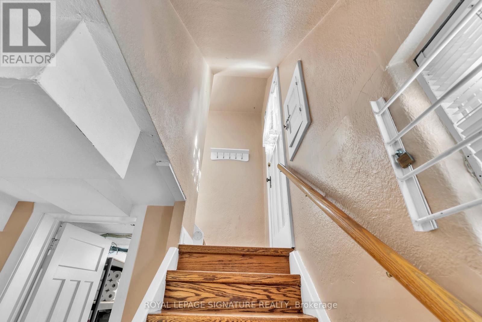 221 Hanna Road, Toronto (Leaside), Ontario  M4G 3P2 - Photo 28 - C12446559
